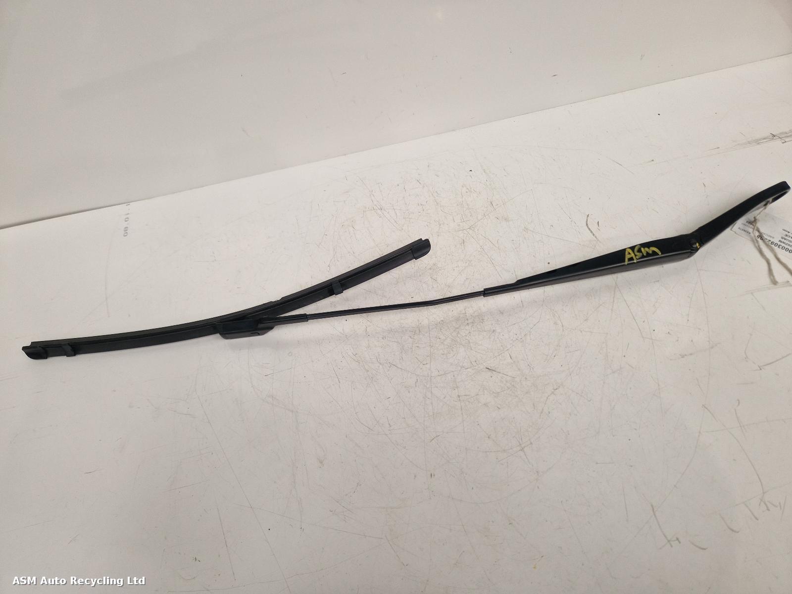 View Auto part Wiper Arm Jaguar F-pace 2020