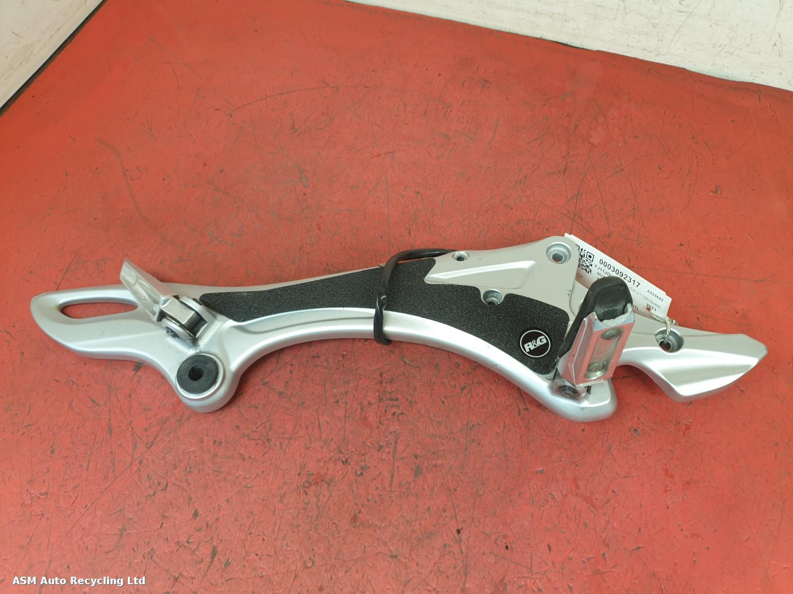 View Auto part Right Footrest Suzuki Sfv 650 2011