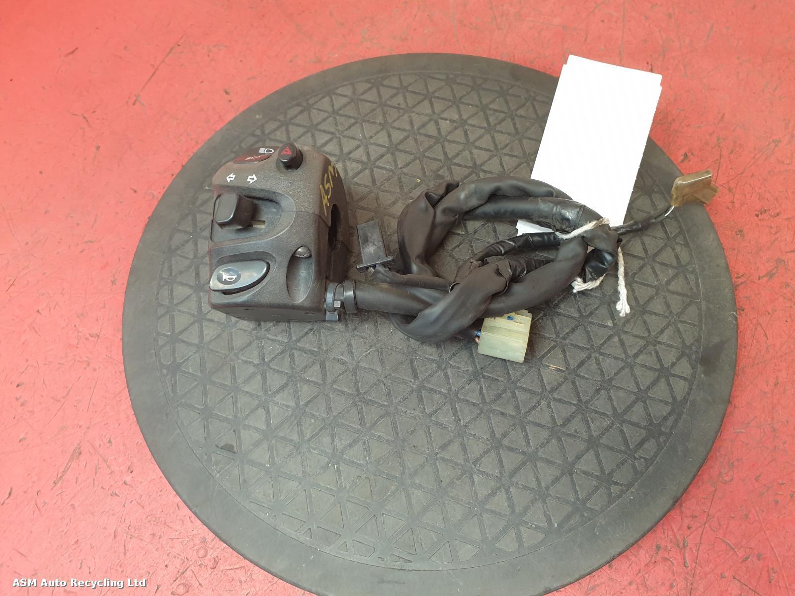 View Auto part LH Switch Gear Yamaha Xj 600 2010