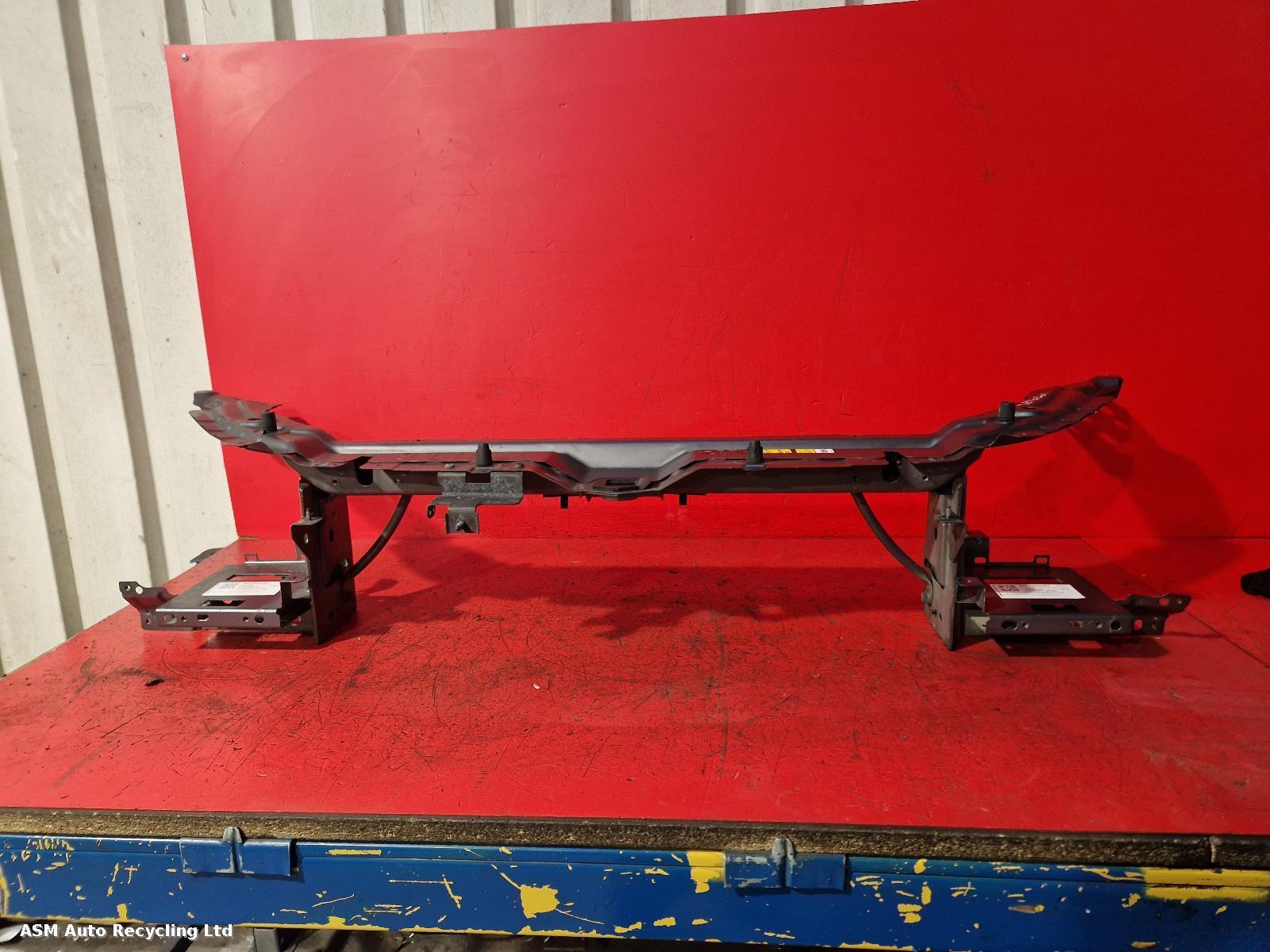 View Auto part Front Panel Land Rover Discovery Sport 2016