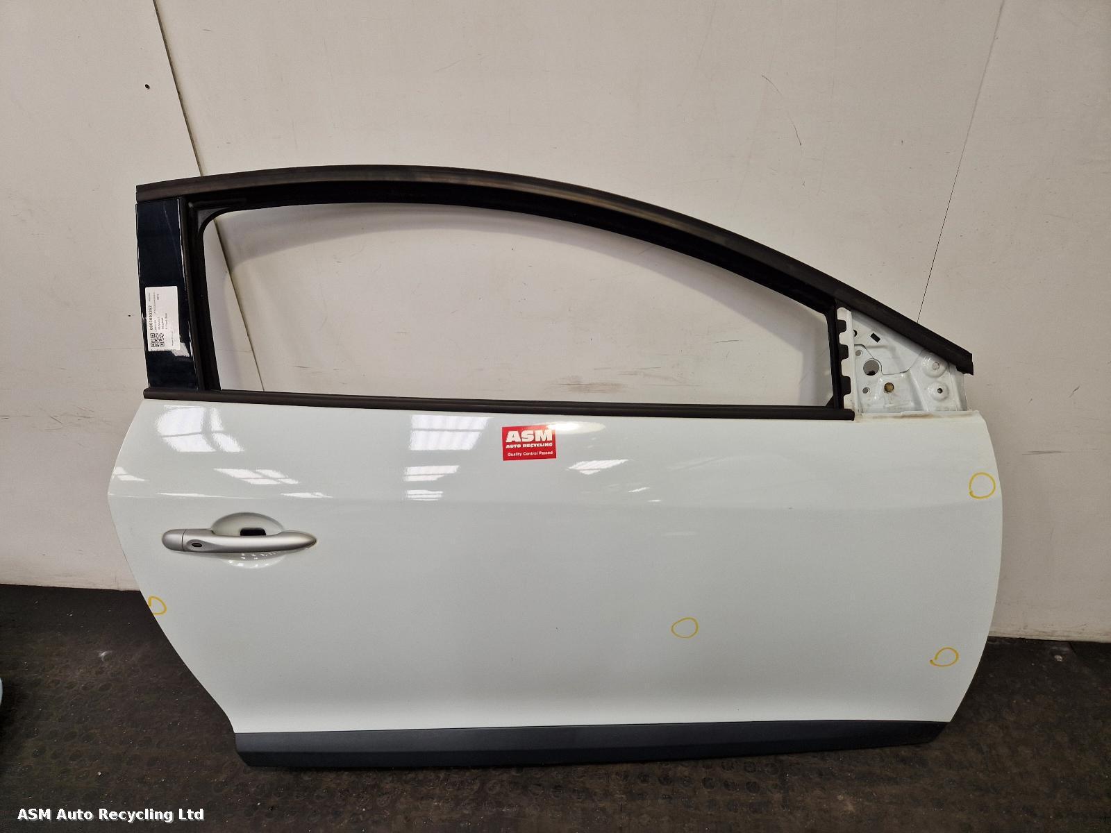 View Auto part R Front Door Renault Megane 2010