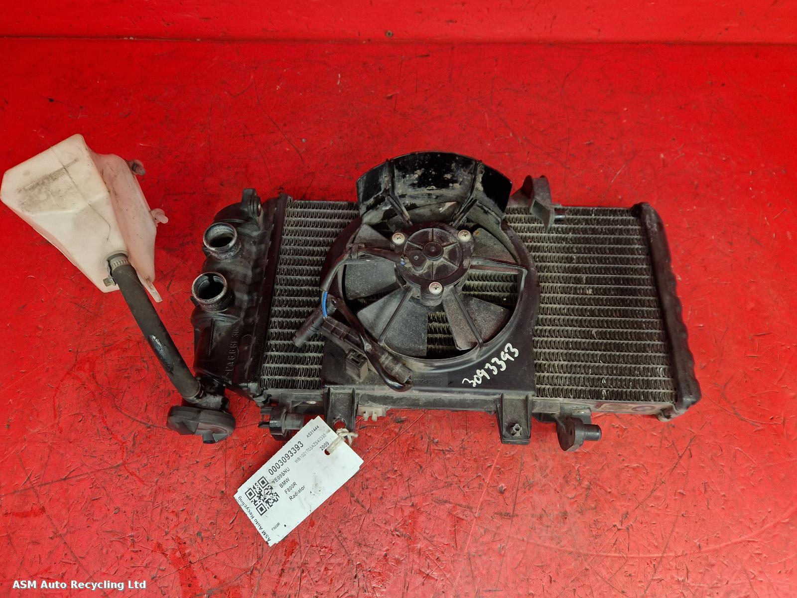 View Auto part Radiator Bmw F800r 2009