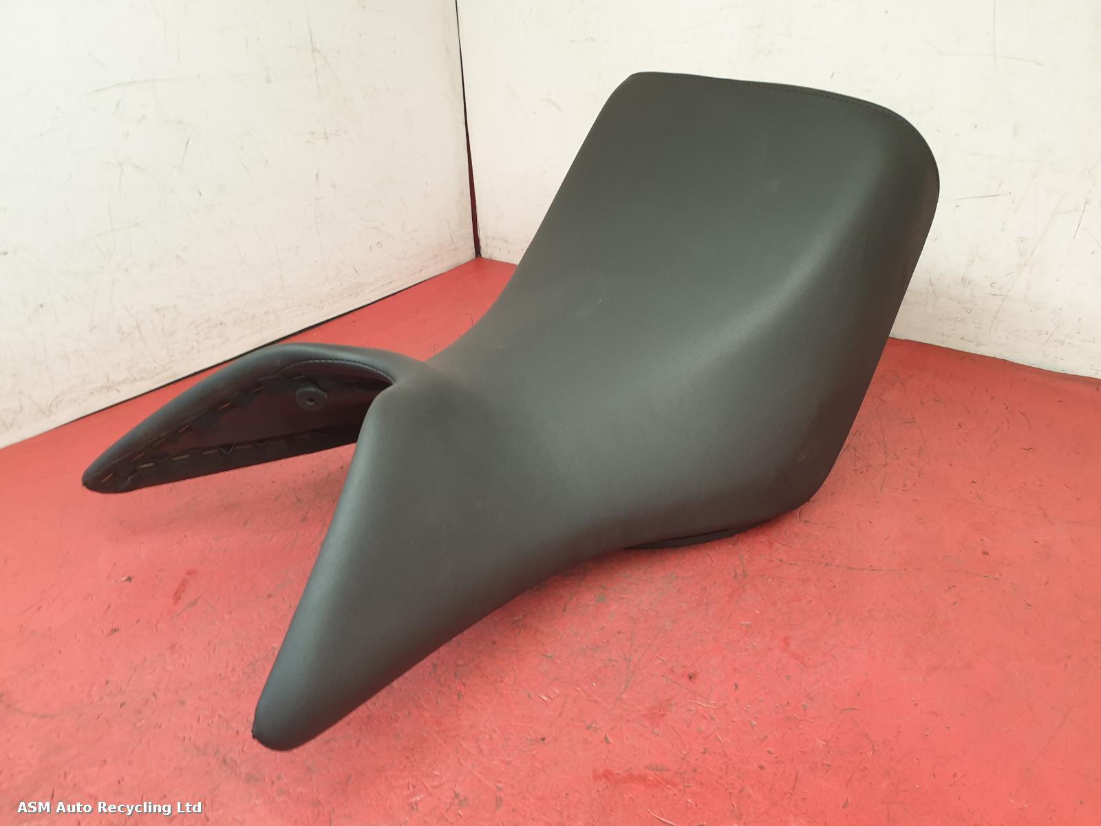 View Auto part Front Seat Triumph Tiger 800 2014