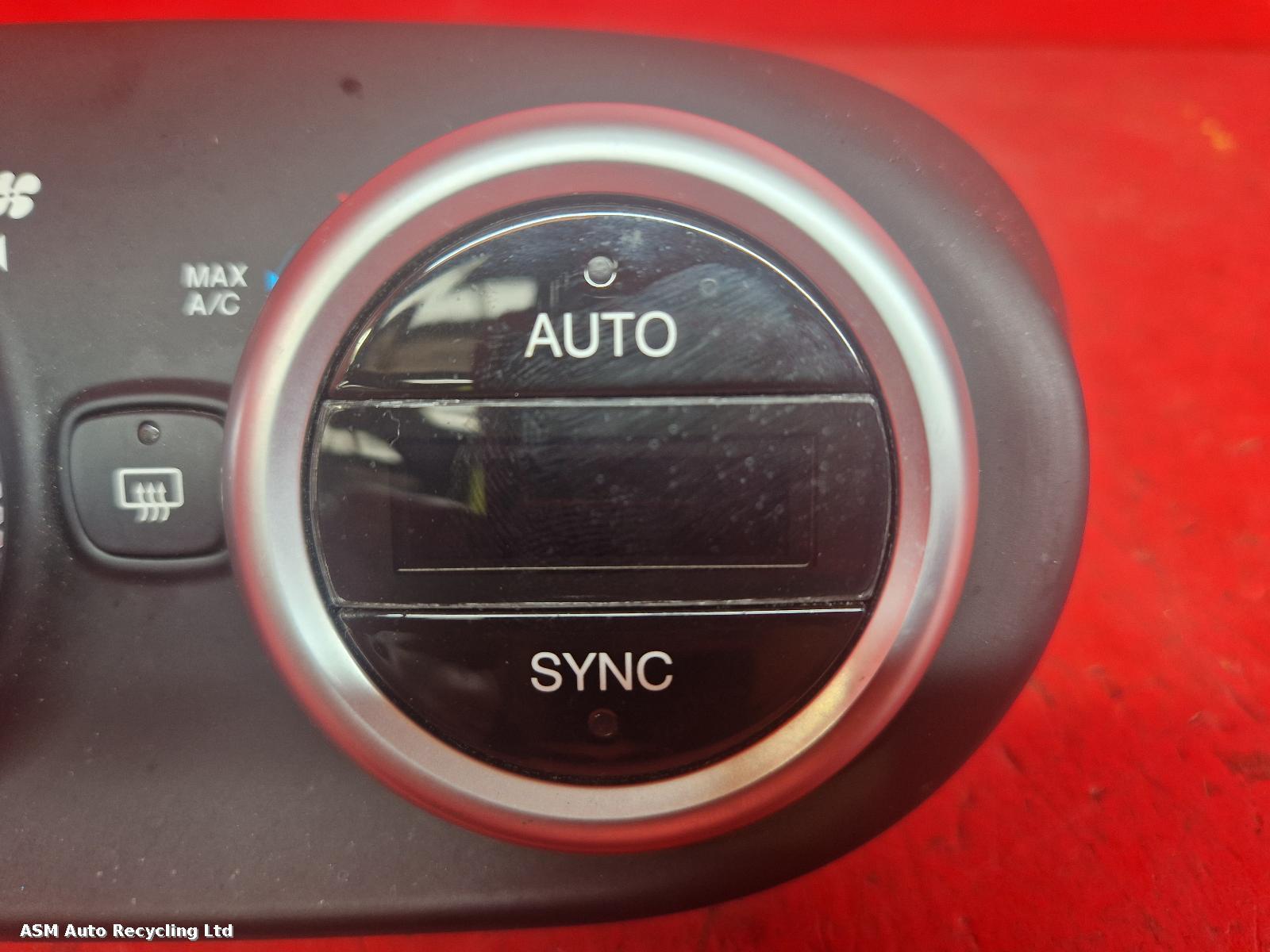 View Auto part Heater/AC Controller Fiat 500x 2017