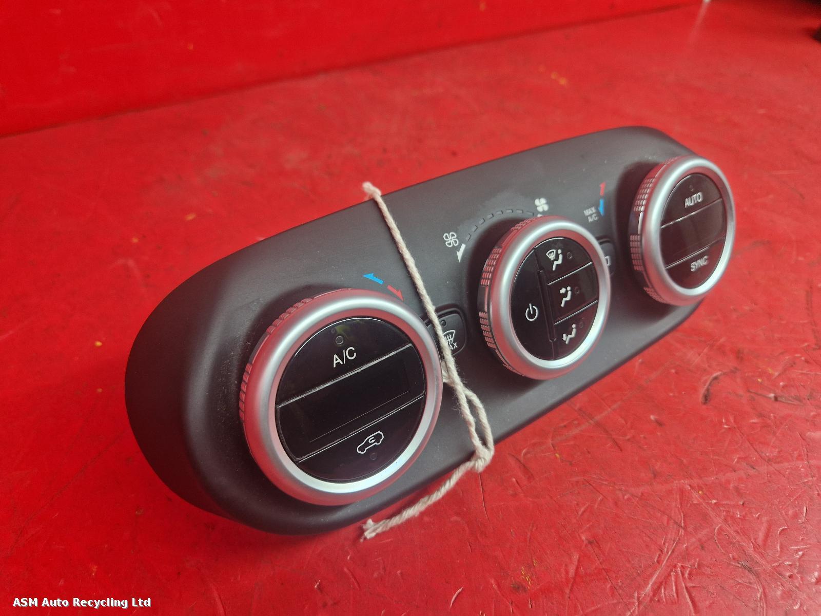 View Auto part Heater/AC Controller Fiat 500x 2017