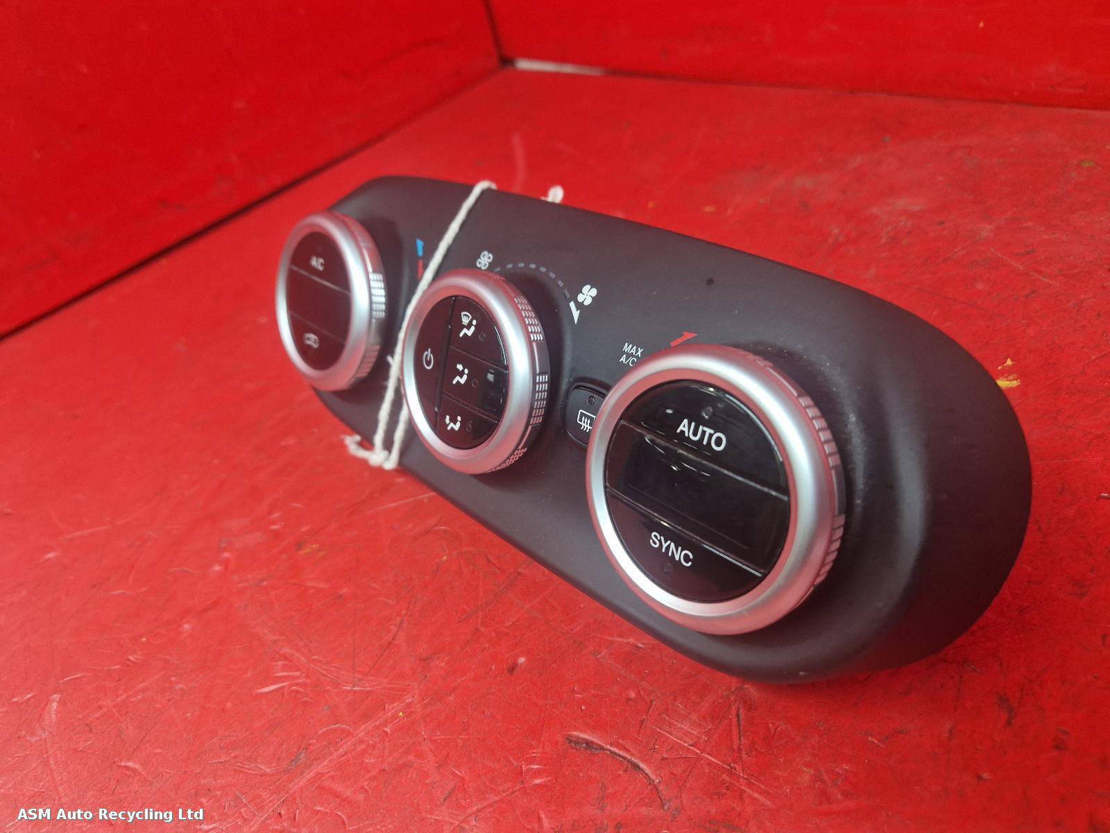 View Auto part Heater/AC Controller Fiat 500x 2017