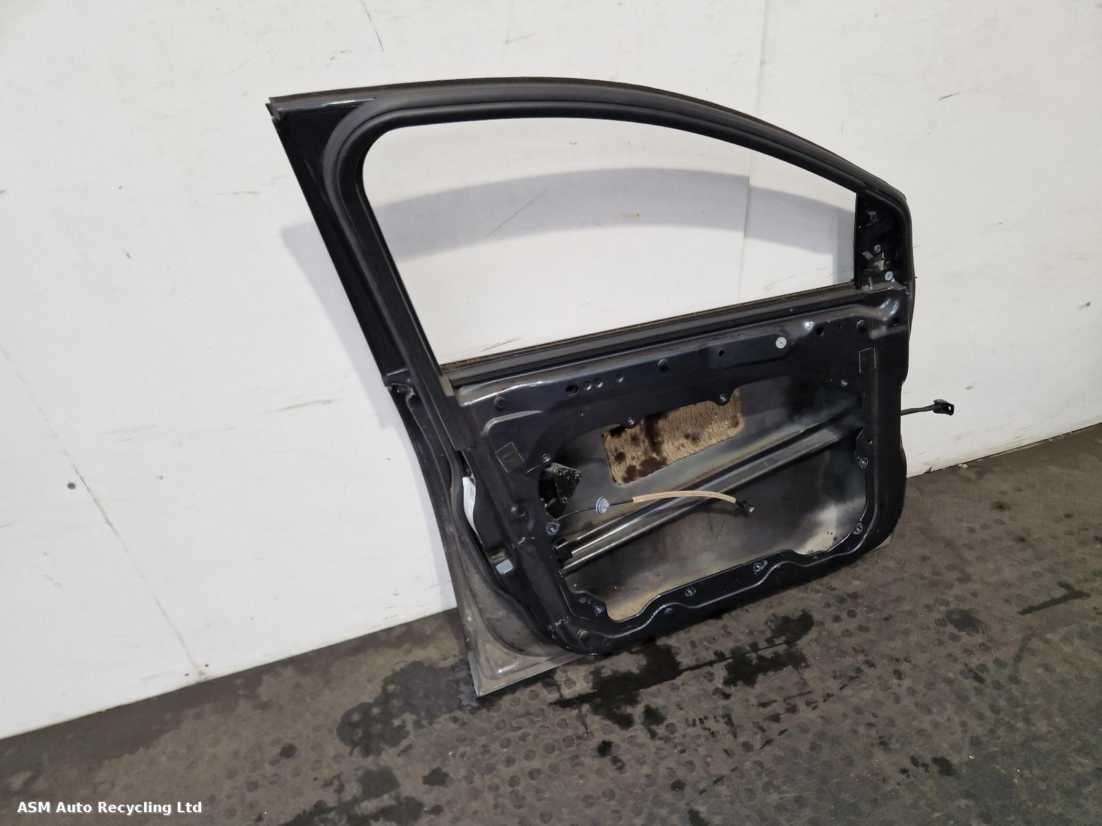 View Auto part L Front Door Ford Focus 2008