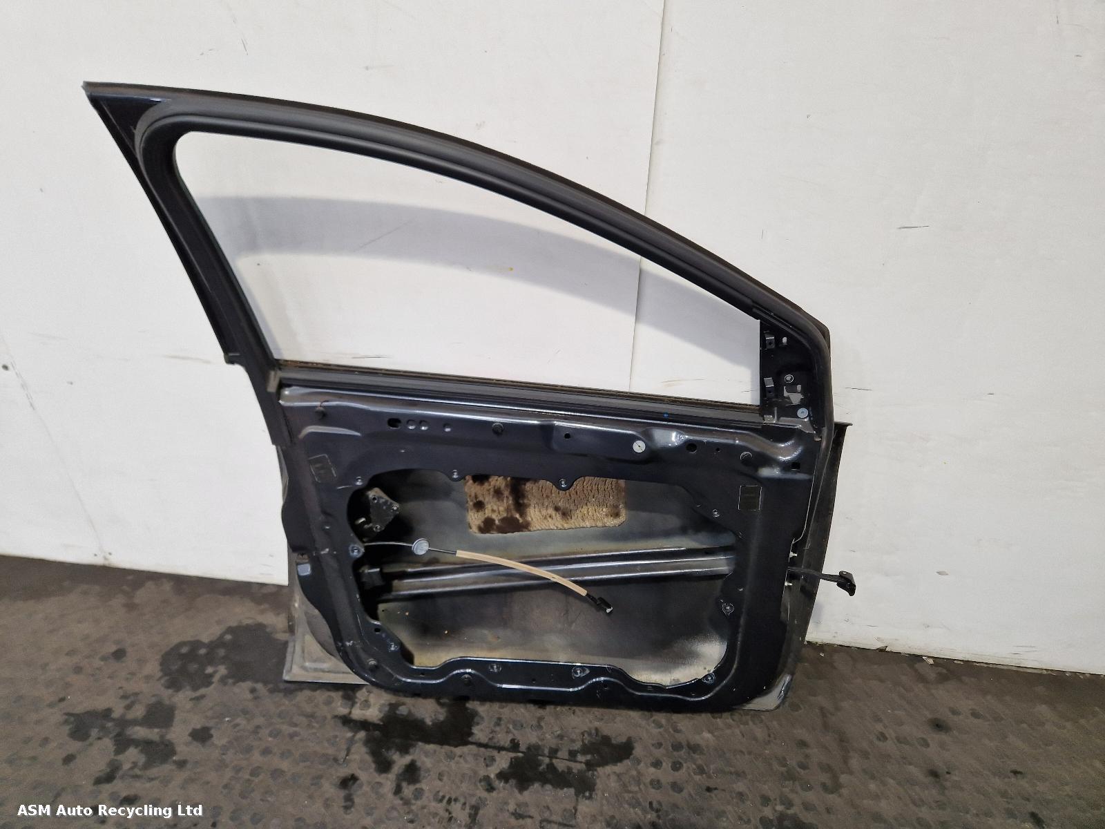 View Auto part L Front Door Ford Focus 2008