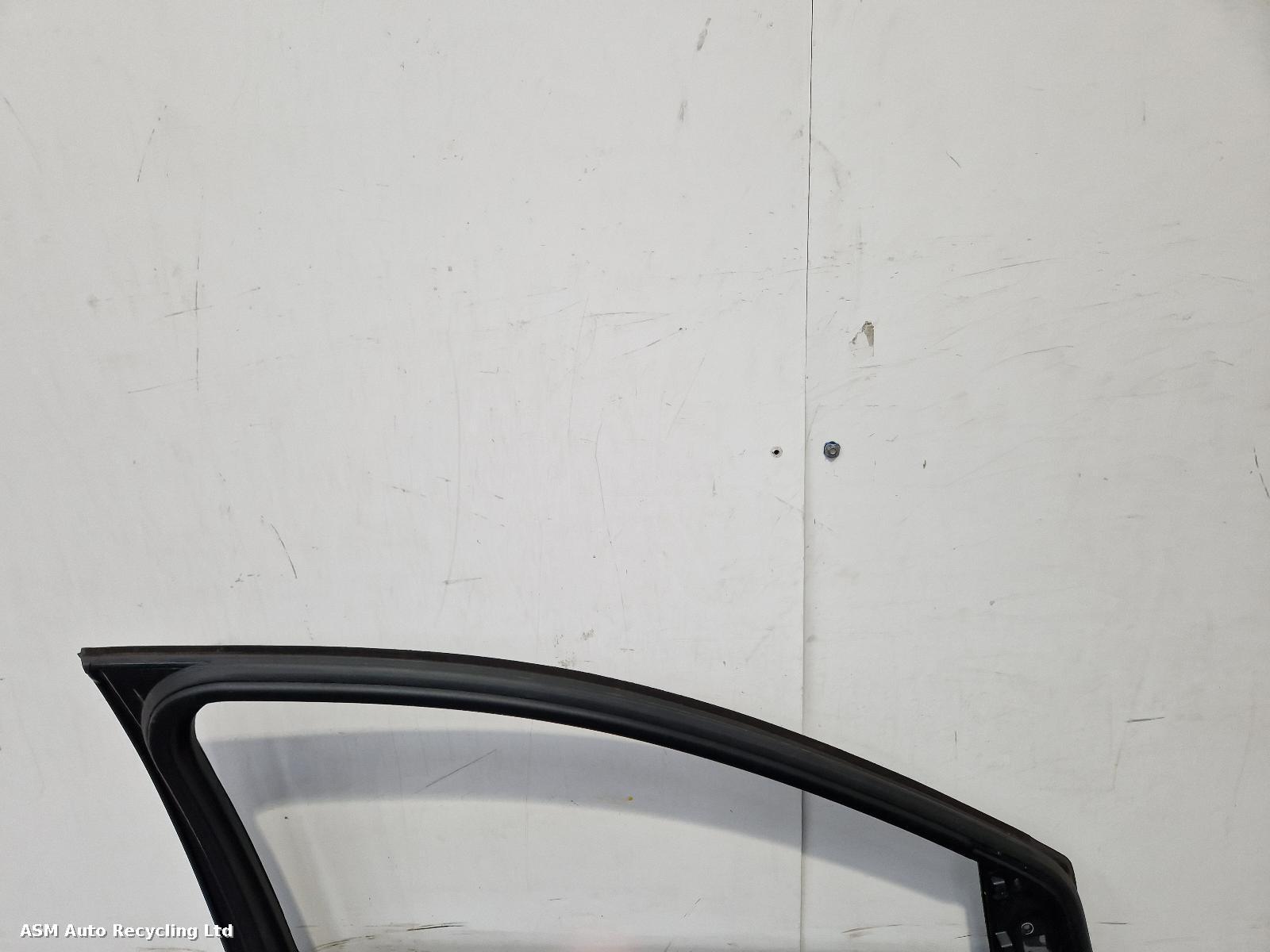 View Auto part L Front Door Ford Focus 2008
