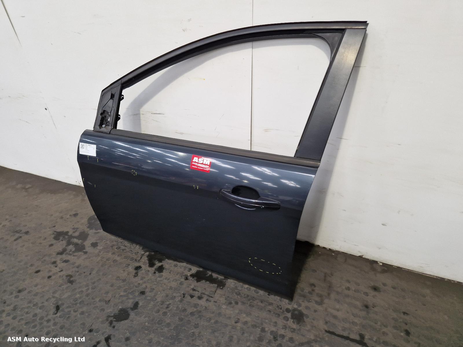 View Auto part L Front Door Ford Focus 2008