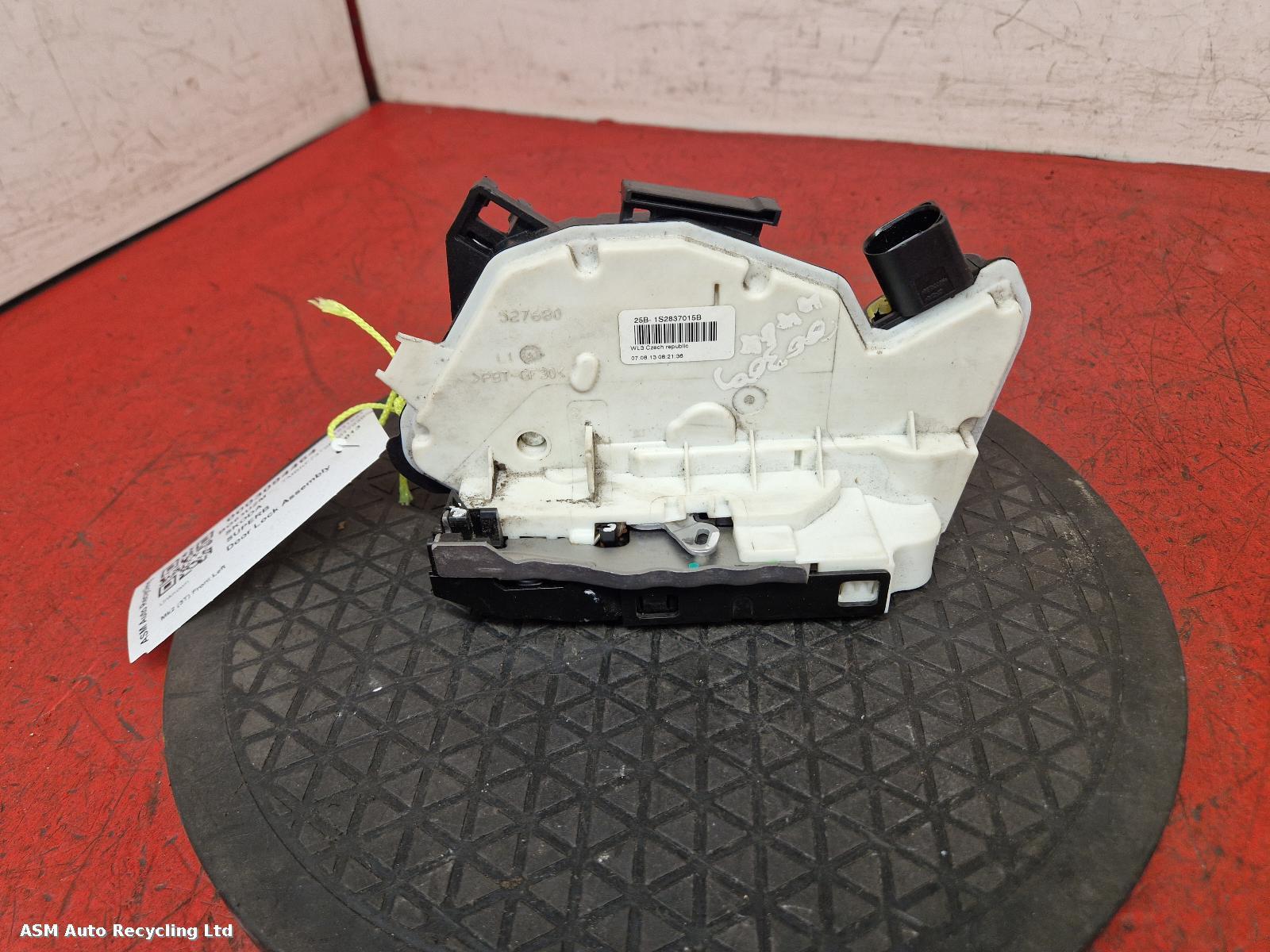 View Auto part Door Lock Assembly Skoda Superb 2013
