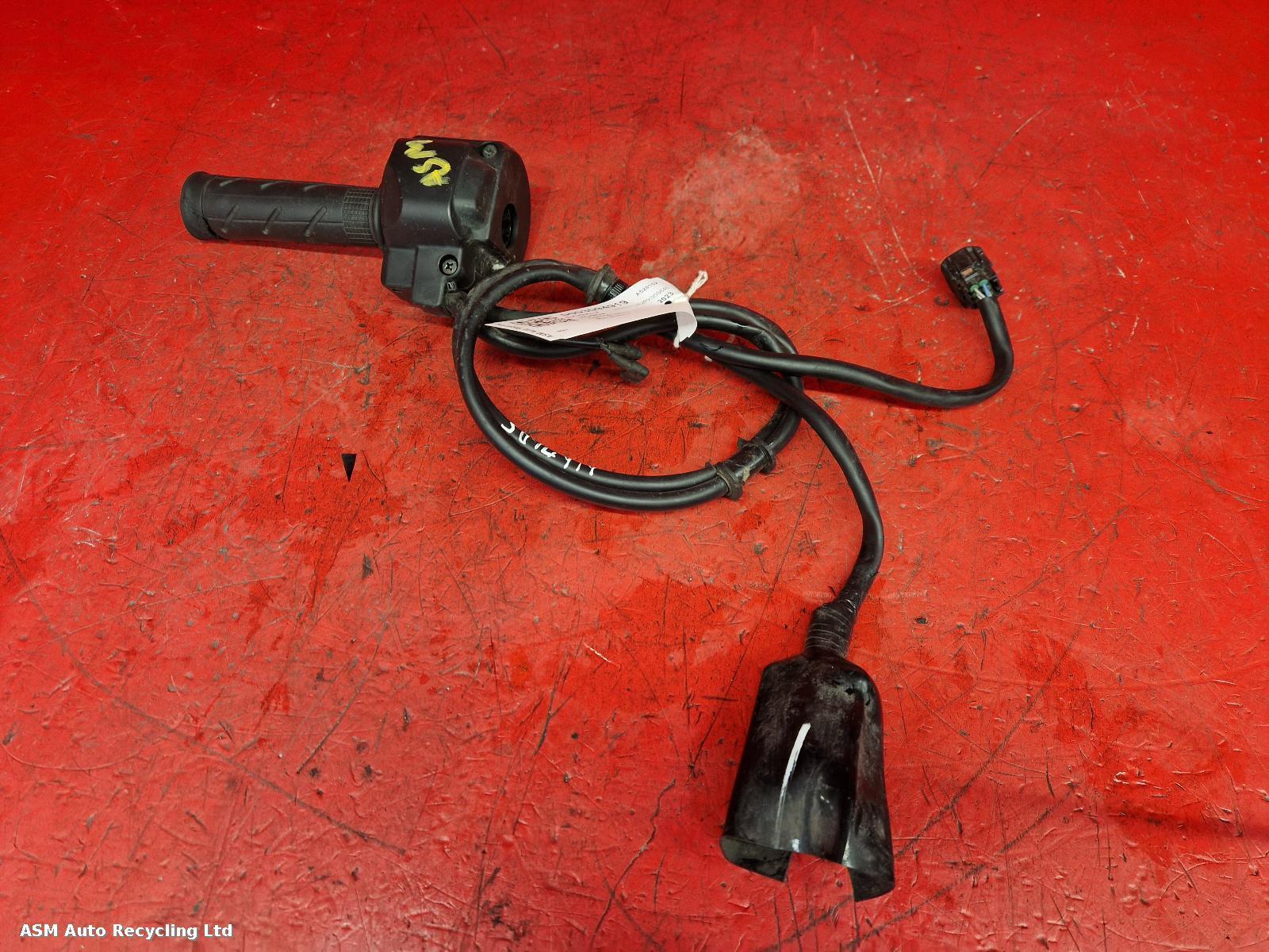 View Auto part RH Switch Gear Honda Cb750 Hornet 2023