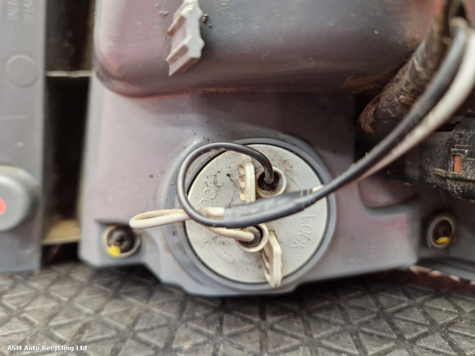 View Auto part L Taillight Kia Sorento 2013