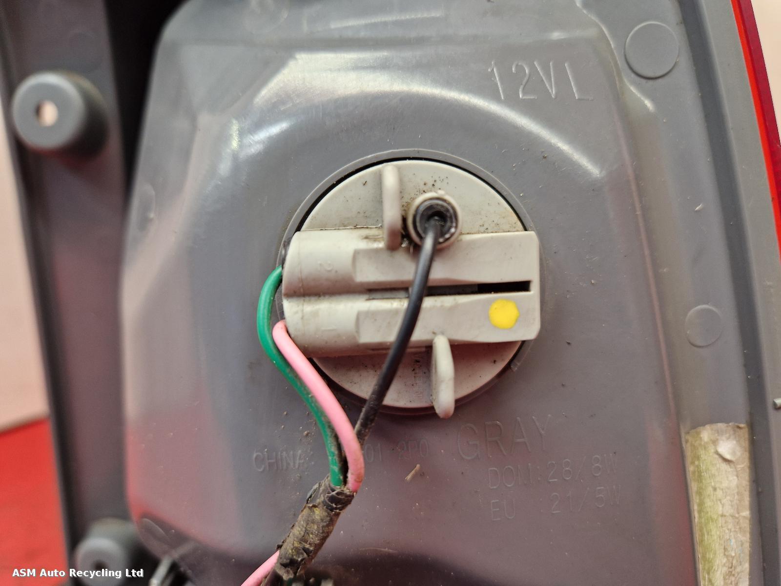 View Auto part L Taillight Kia Sorento 2013