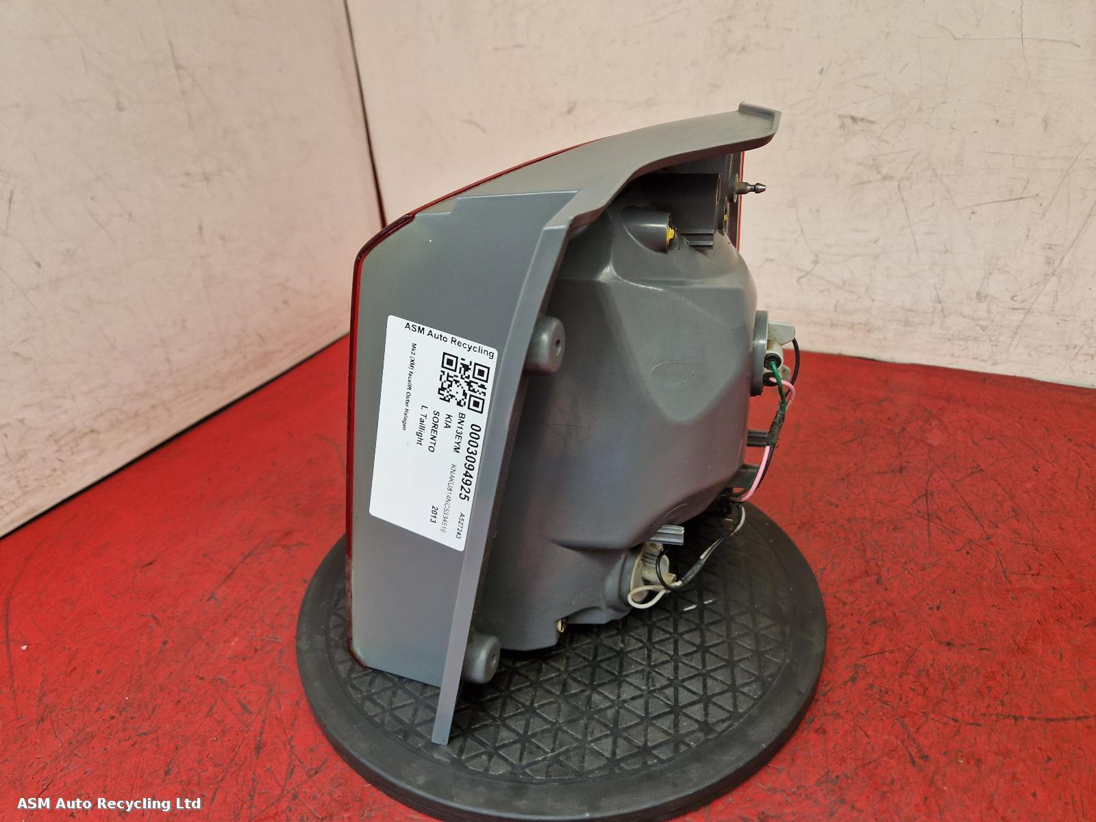 View Auto part L Taillight Kia Sorento 2013