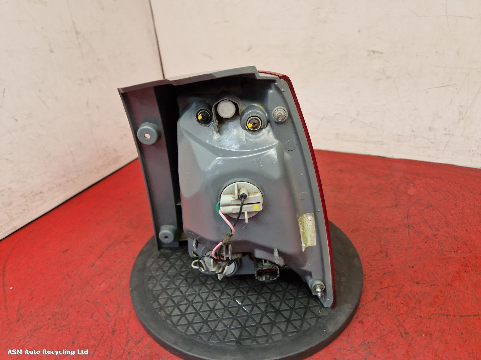 View Auto part L Taillight Kia Sorento 2013