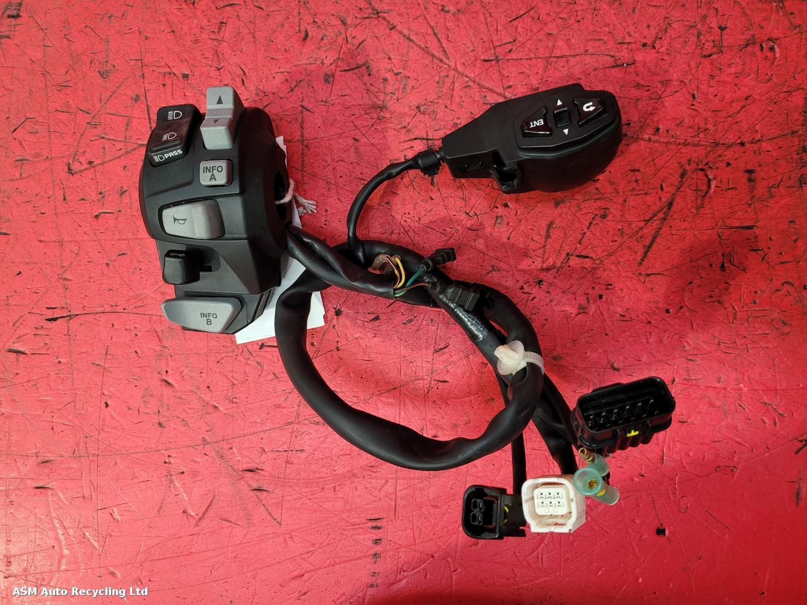 View Auto part LH Switch Gear Honda Nss 350 Forza 2022