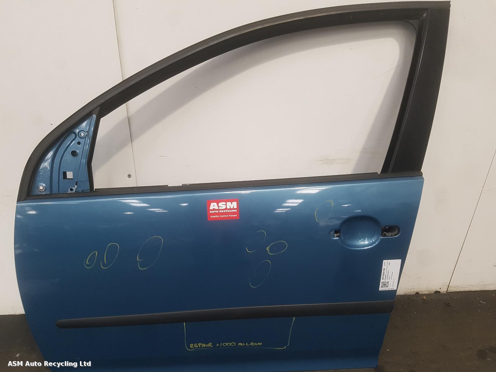View Auto part L Front Door Volkswagen Golf 2006