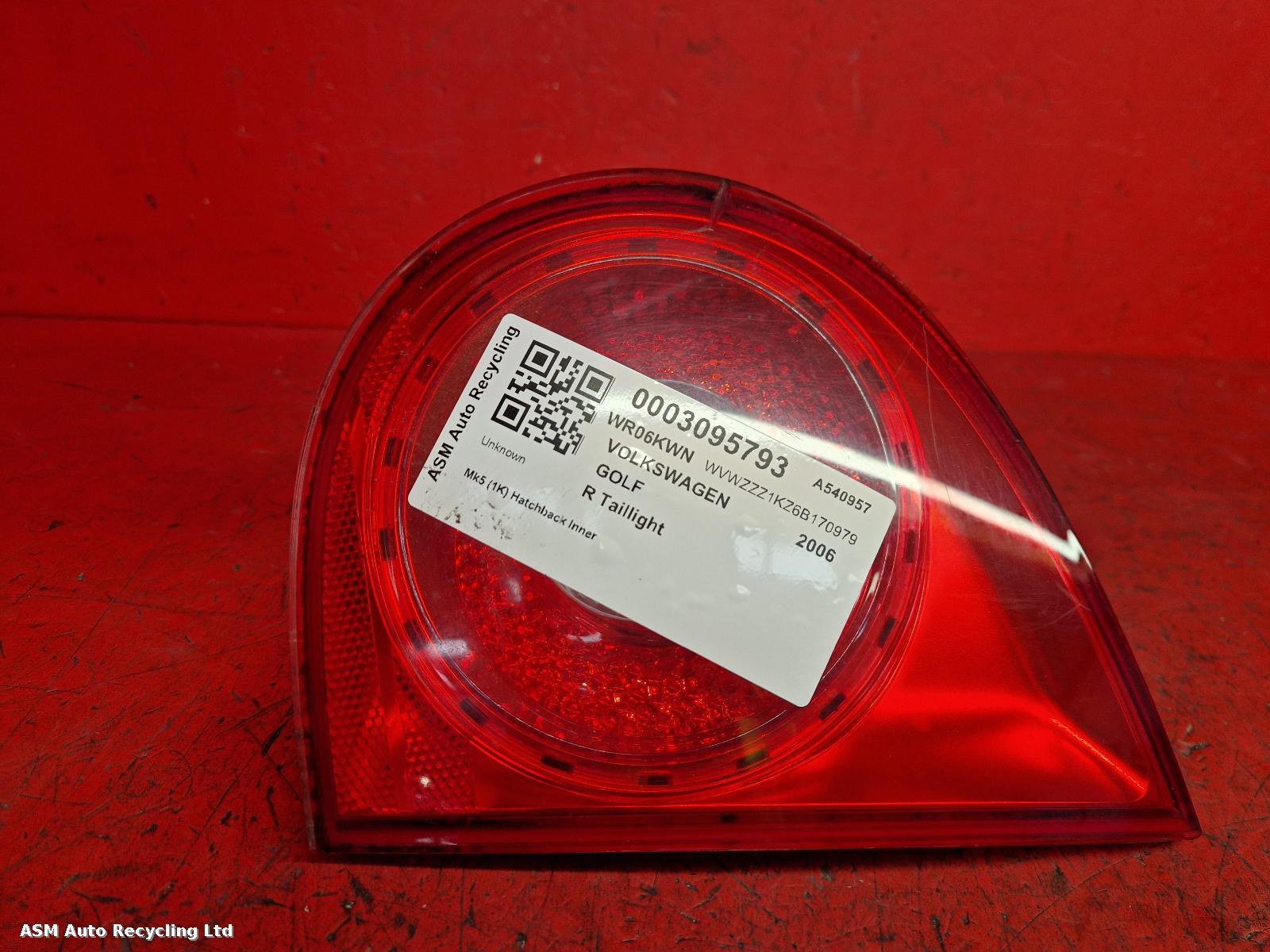 View Auto part R Taillight Volkswagen Golf 2006