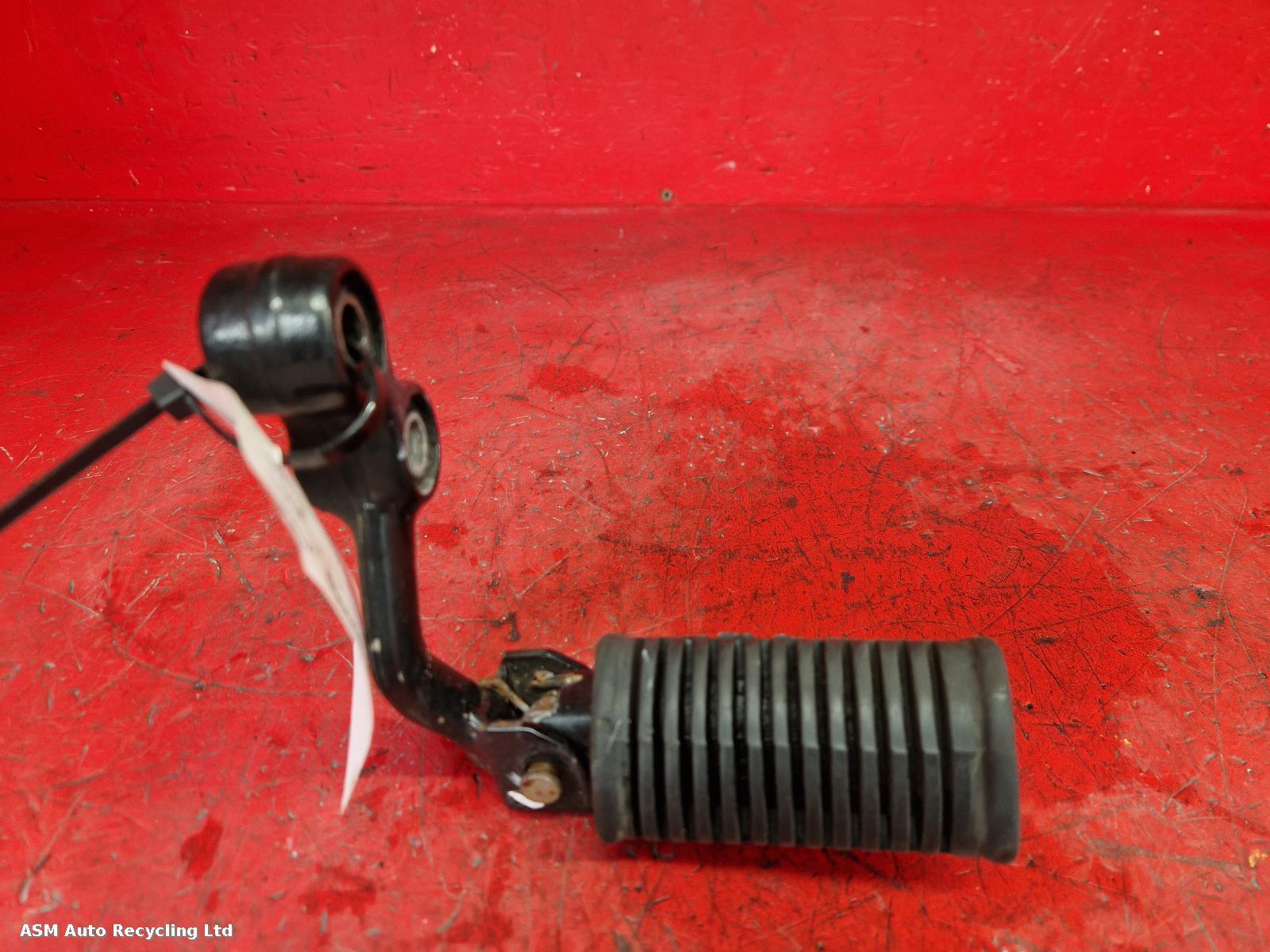View Auto part Left Footrest Suzuki Gn 250 1995