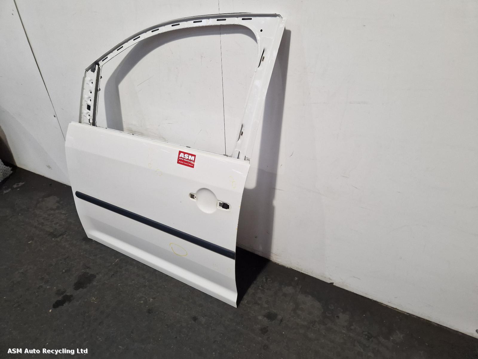 View Auto part L Front Door Volkswagen Caddy 2007