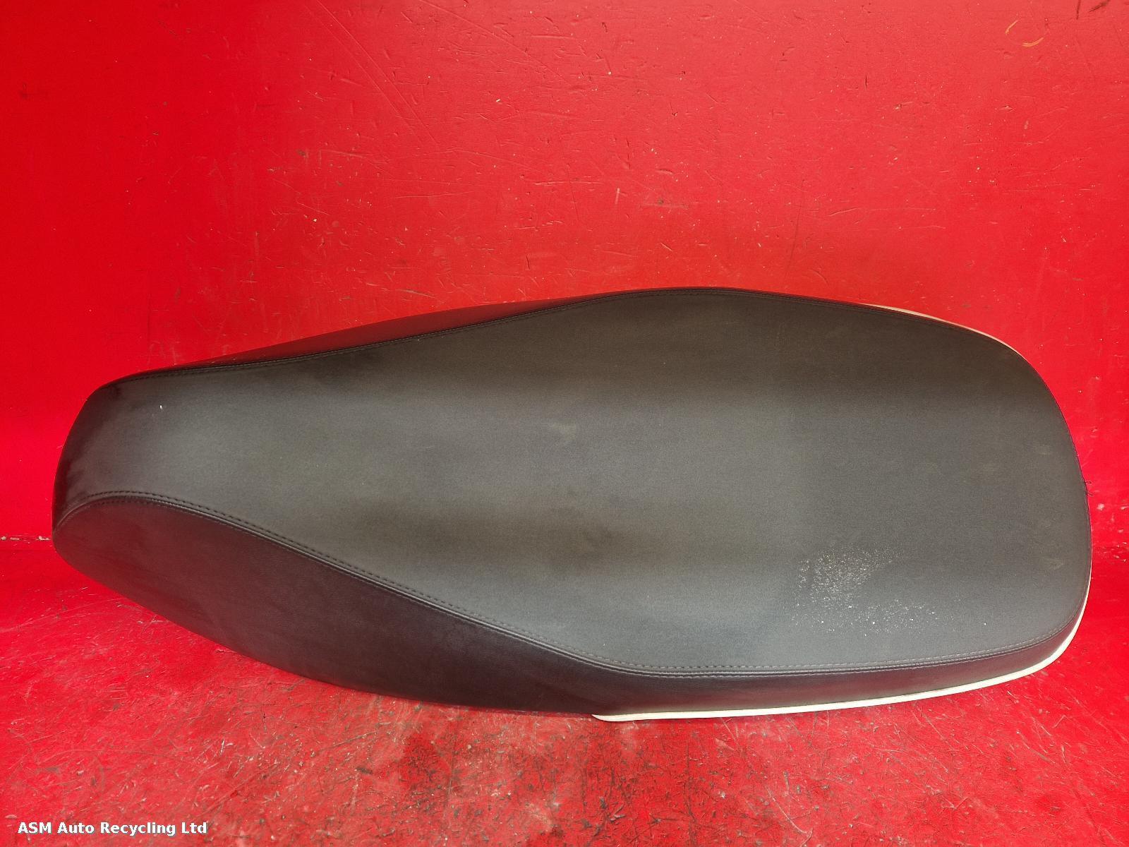 View Auto part Front Seat Piaggio Vespa Gts 125 2023