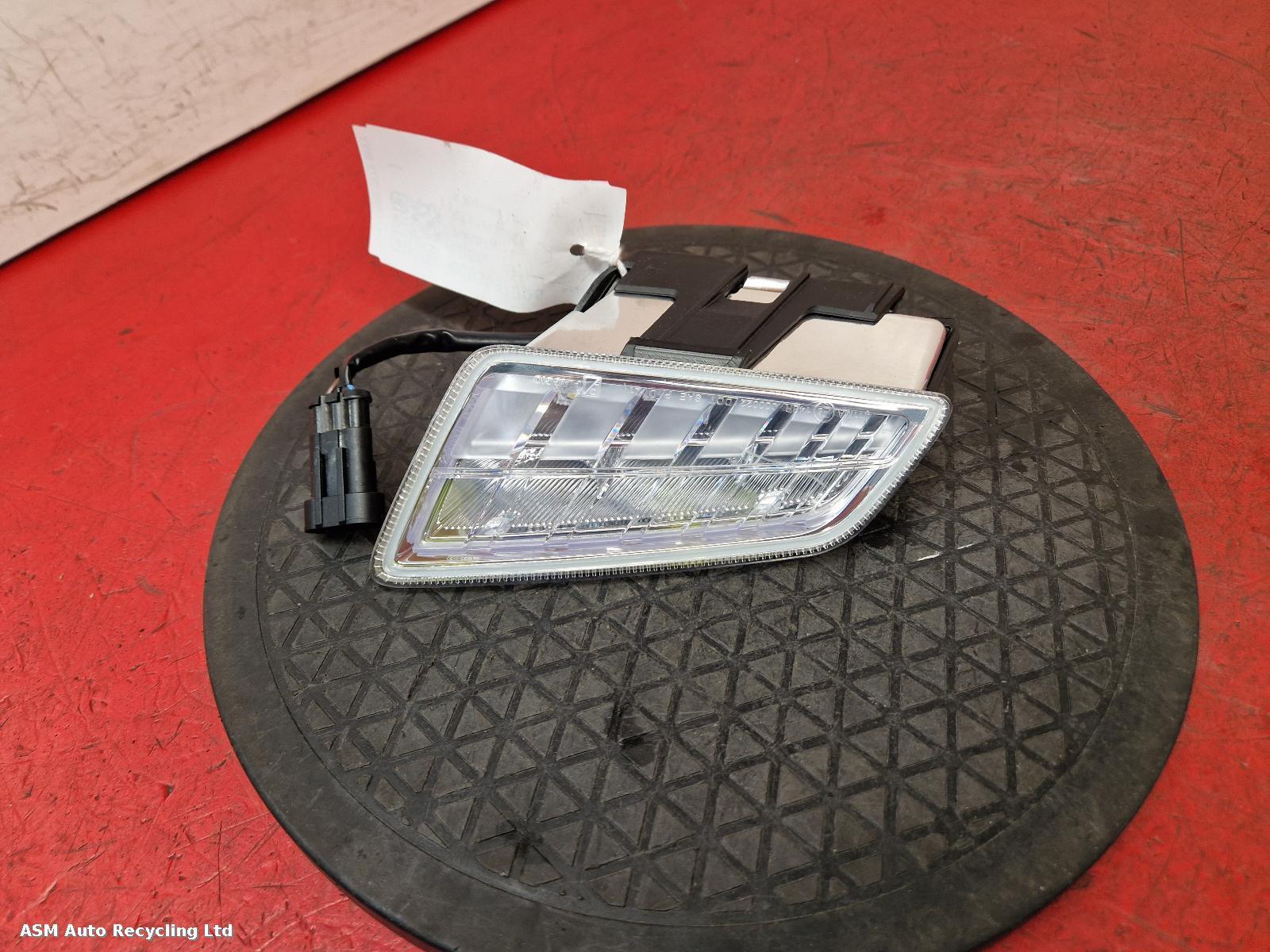 View Auto part R Repeater Lamp Piaggio Vespa Gts 125 2023