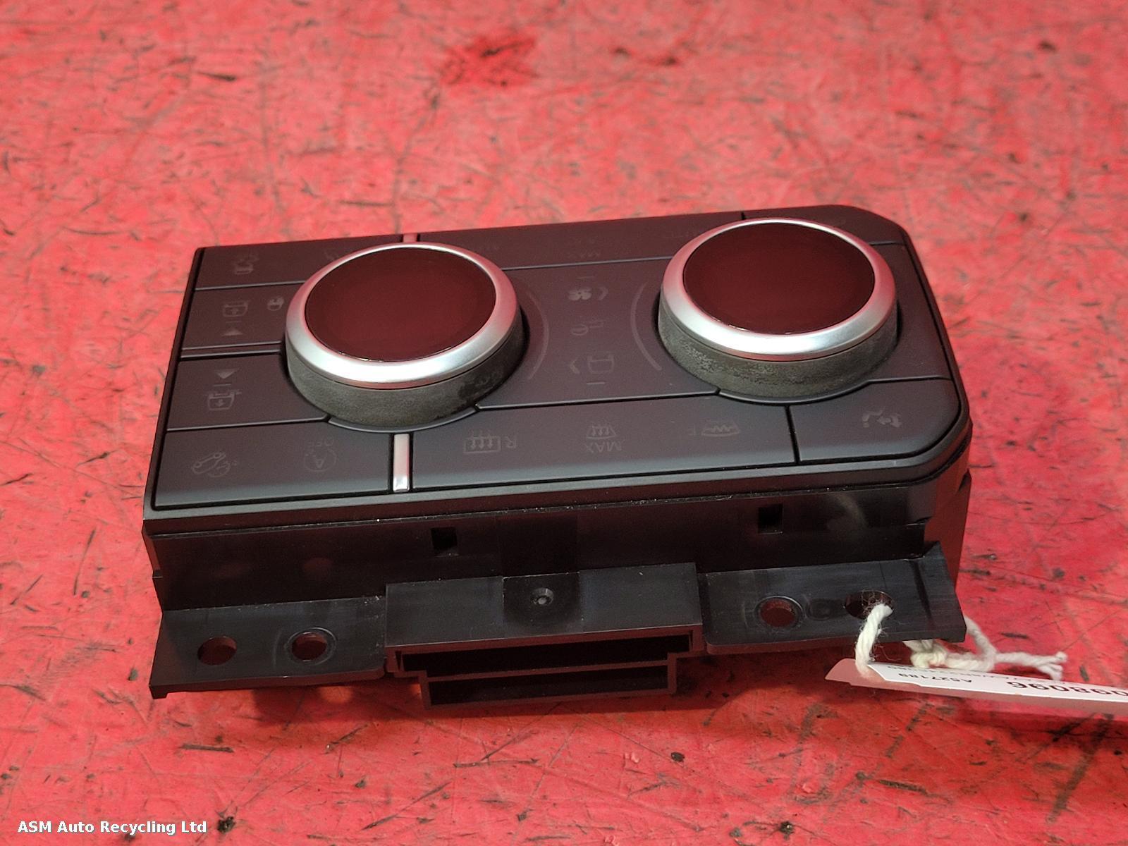 View Auto part Heater/AC Controller Land Rover Defender 2023