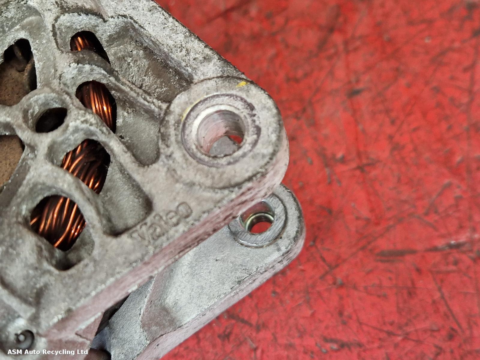 View Auto part Alternator Kia Rio 2012