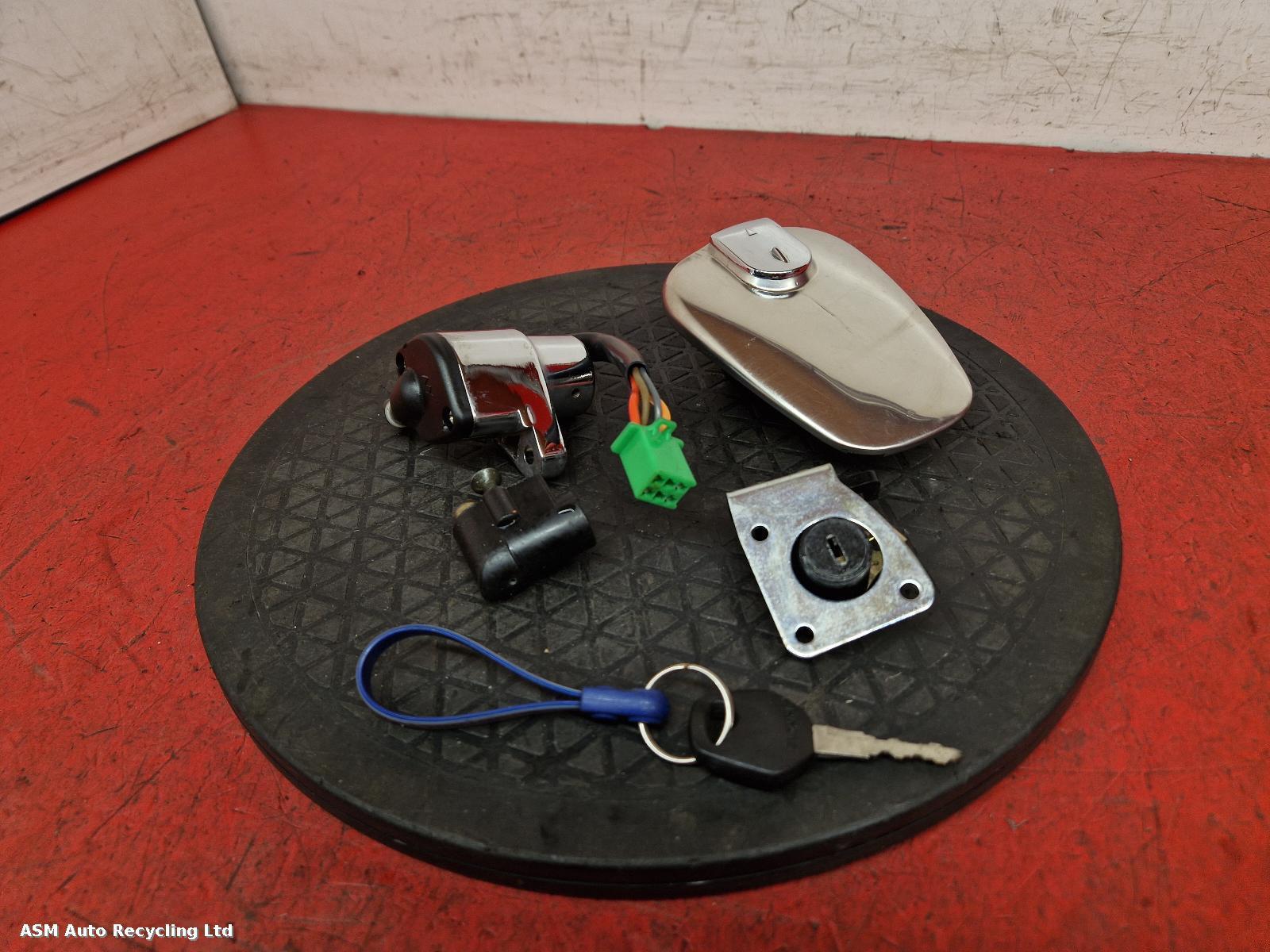 View Auto part Comp.Lock Set + Keys Suzuki Gz 125 2011