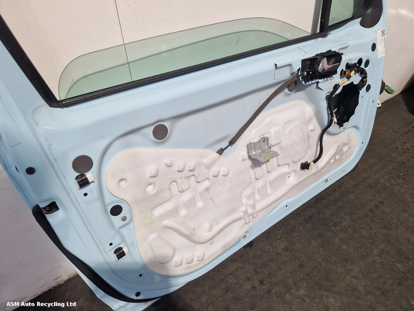 View Auto part L Front Door Citroen Ds3 2011