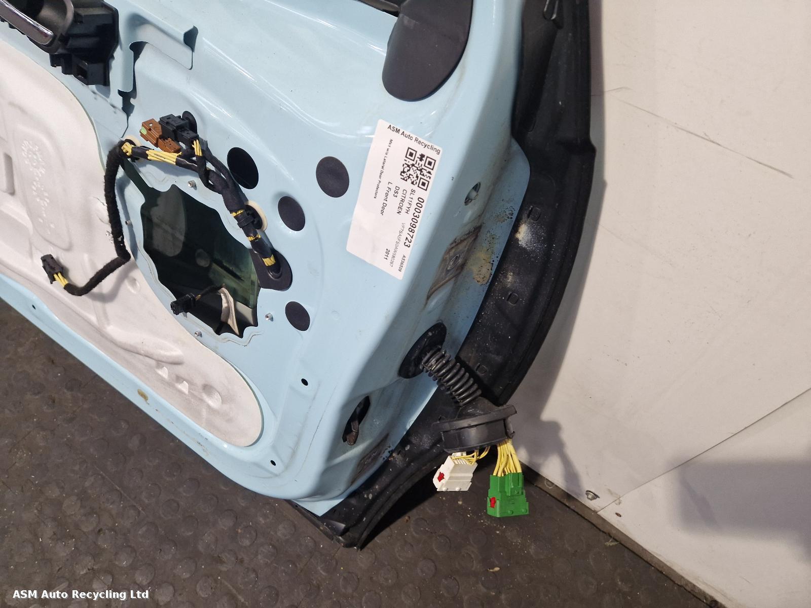 View Auto part L Front Door Citroen Ds3 2011