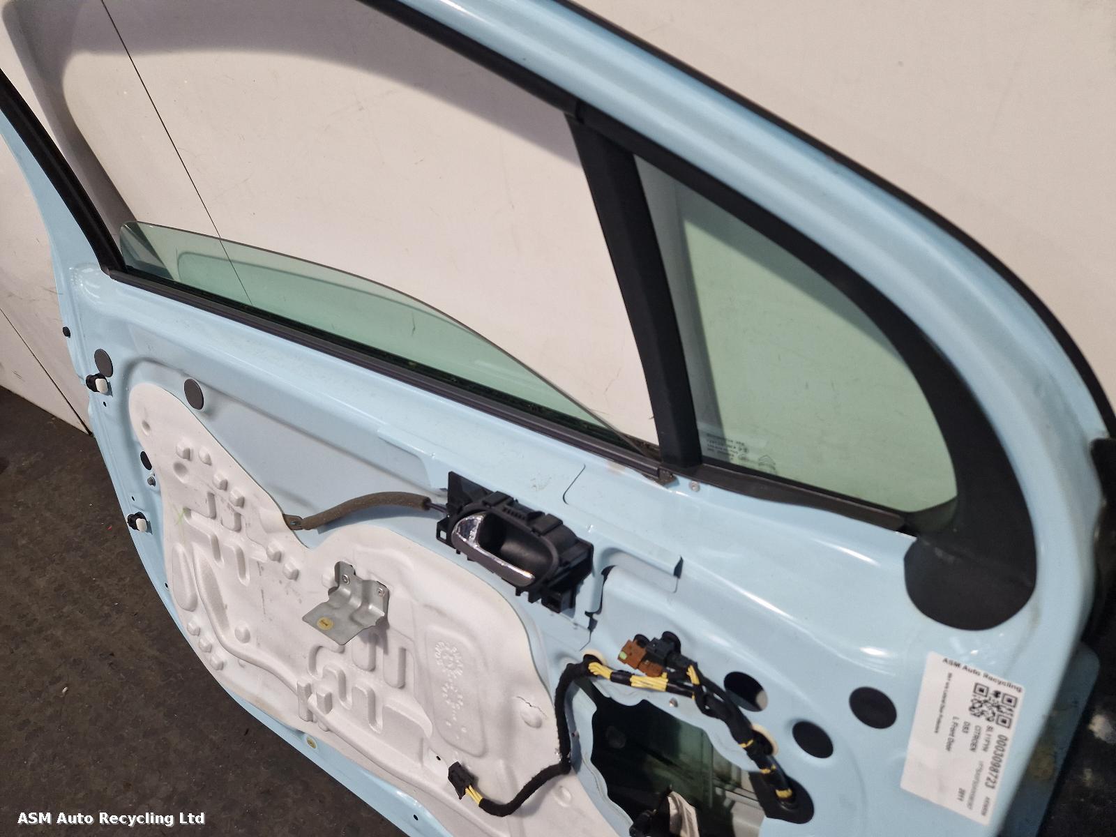 View Auto part L Front Door Citroen Ds3 2011
