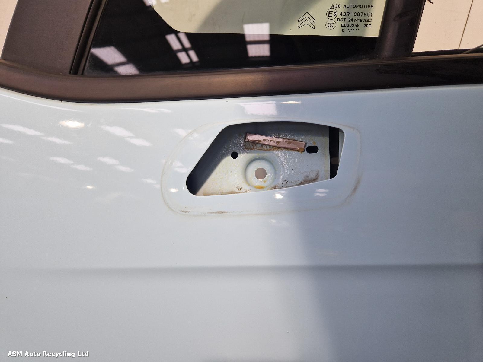 View Auto part L Front Door Citroen Ds3 2011