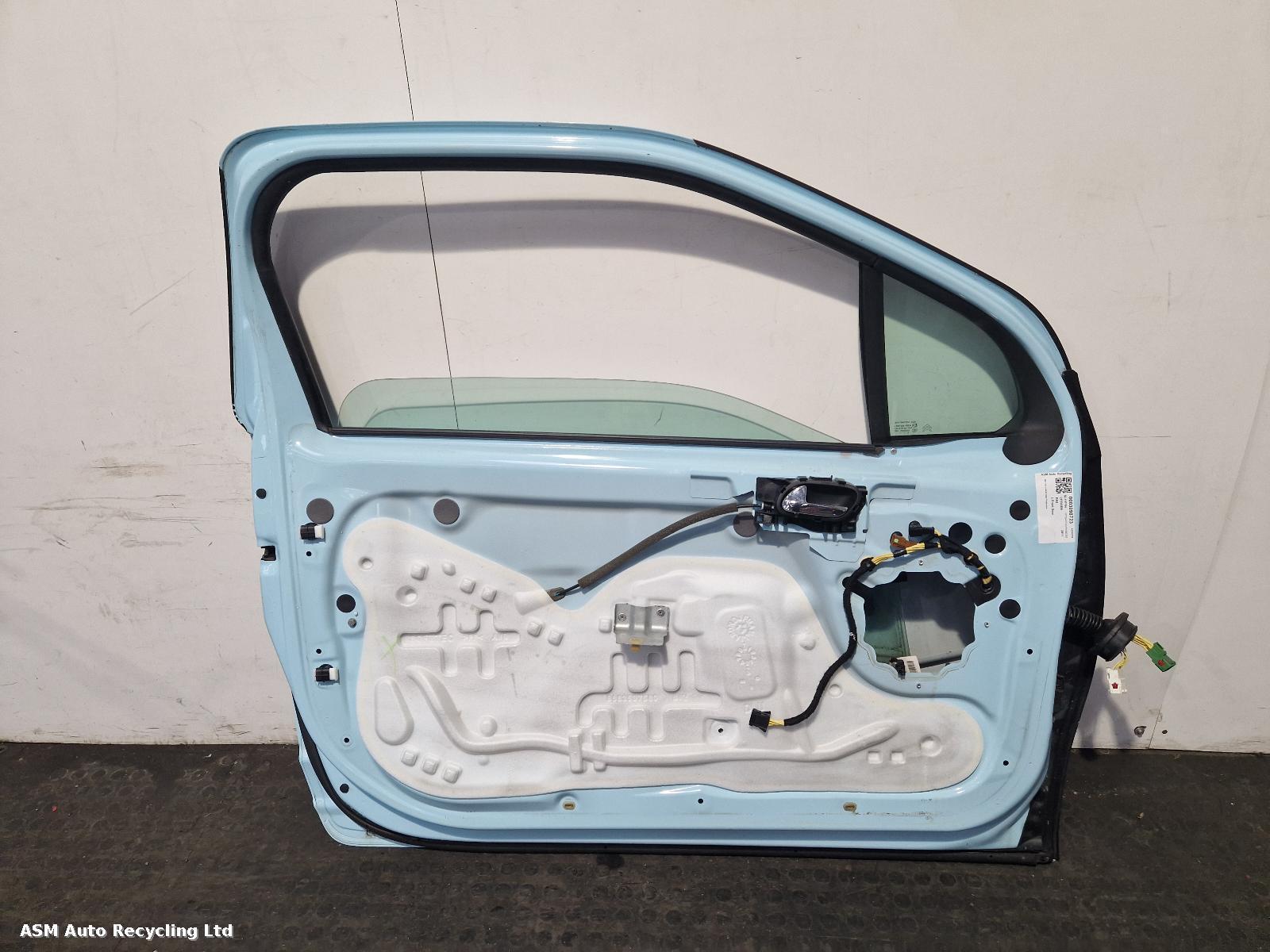 View Auto part L Front Door Citroen Ds3 2011