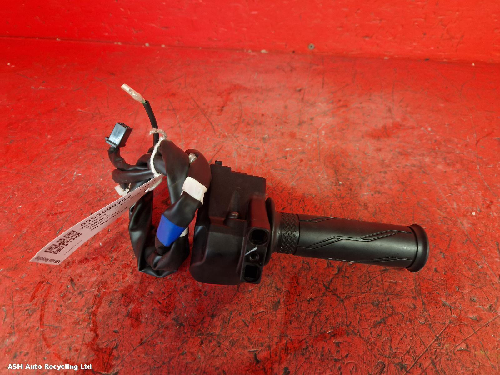 View Auto part RH Switch Gear Yamaha Tricity 300 2022