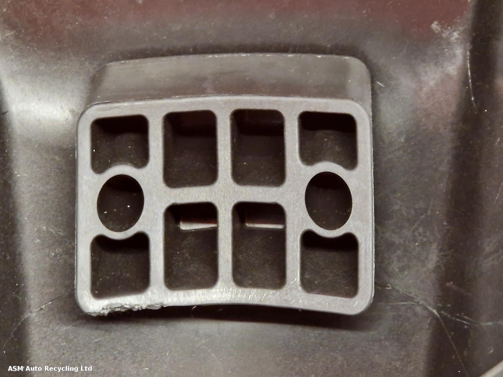View Auto part Tank Trim Benelli Bn 600i 2018