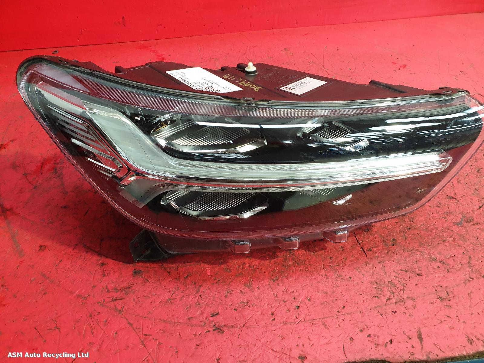 View Auto part R Headlamp Volvo Xc40 2020
