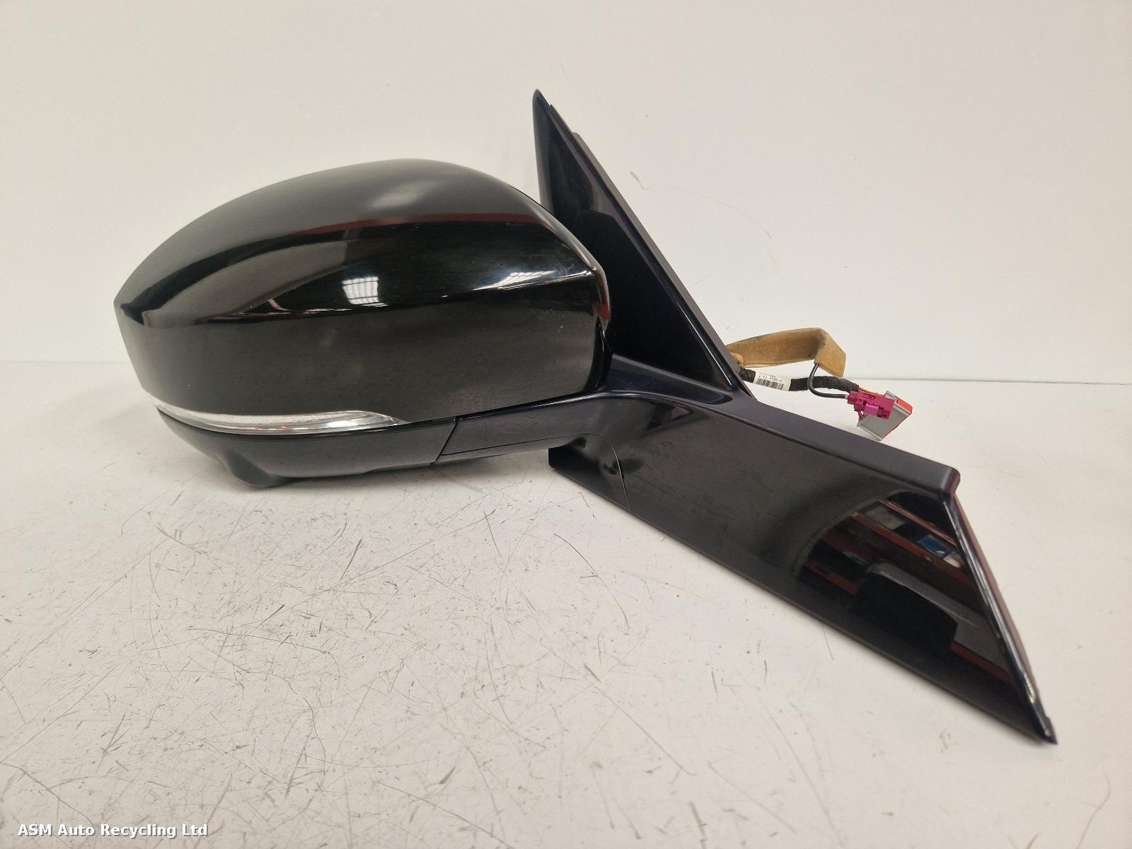 View Auto part R Door Mirror Land Rover Discovery 2022