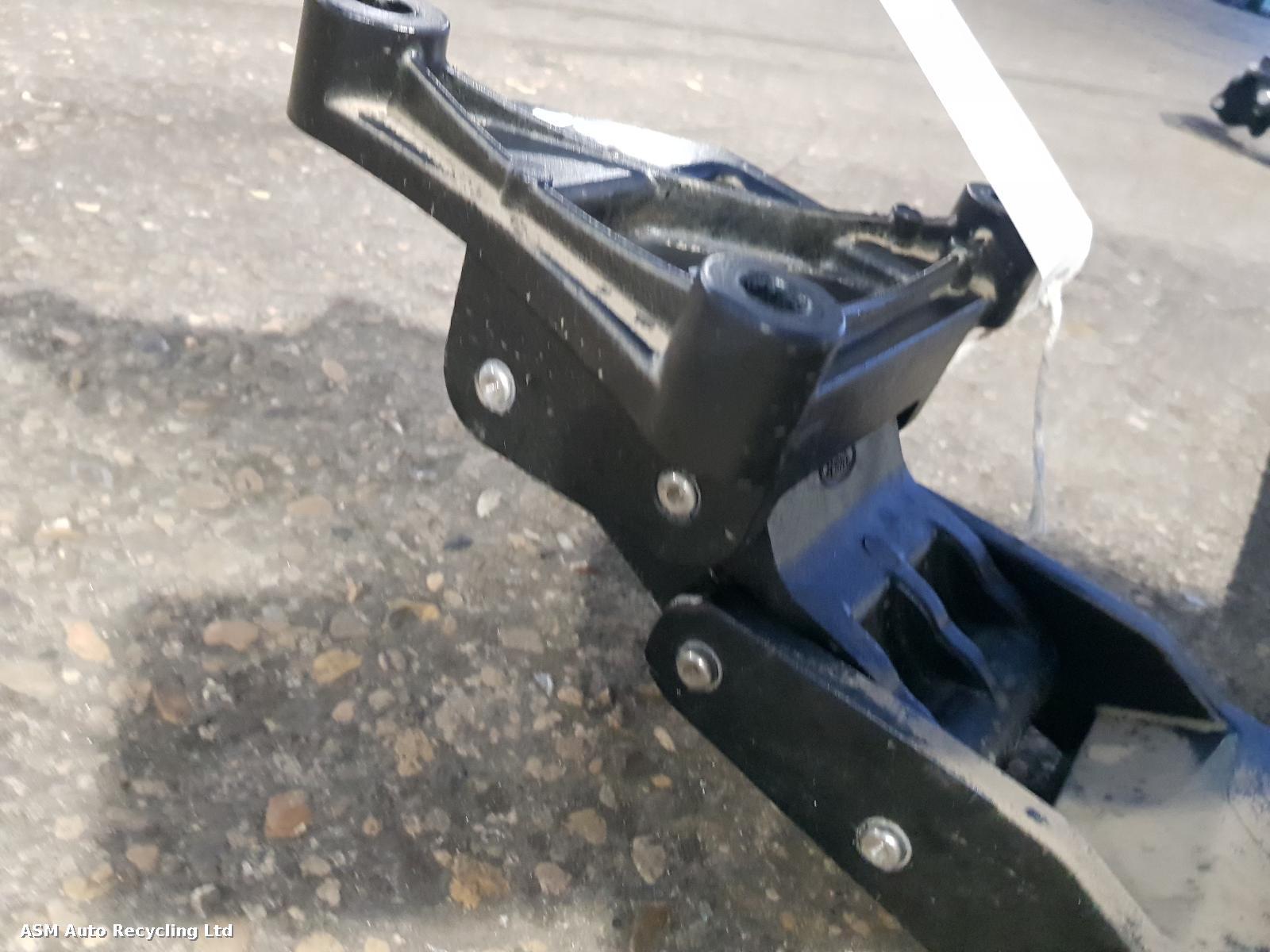 View Auto part Side Step/Rail Land Rover Range Rover Sport 2024