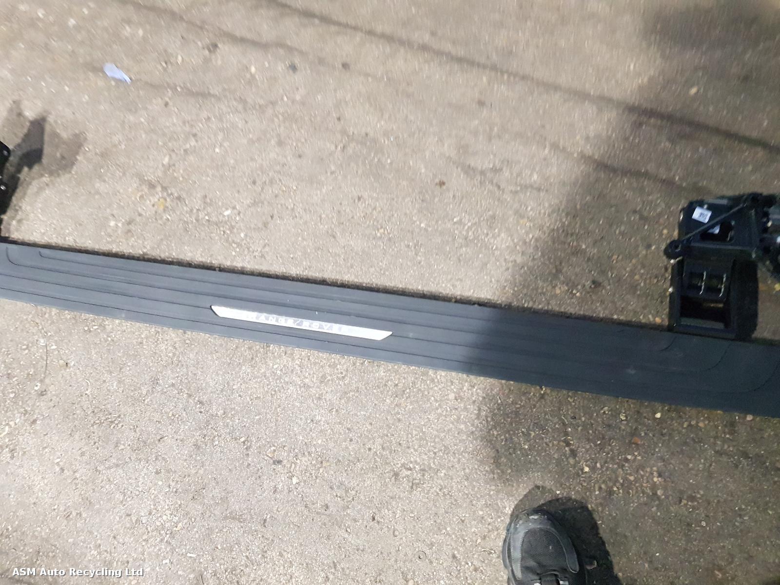 View Auto part Side Step/Rail Land Rover Range Rover Sport 2024