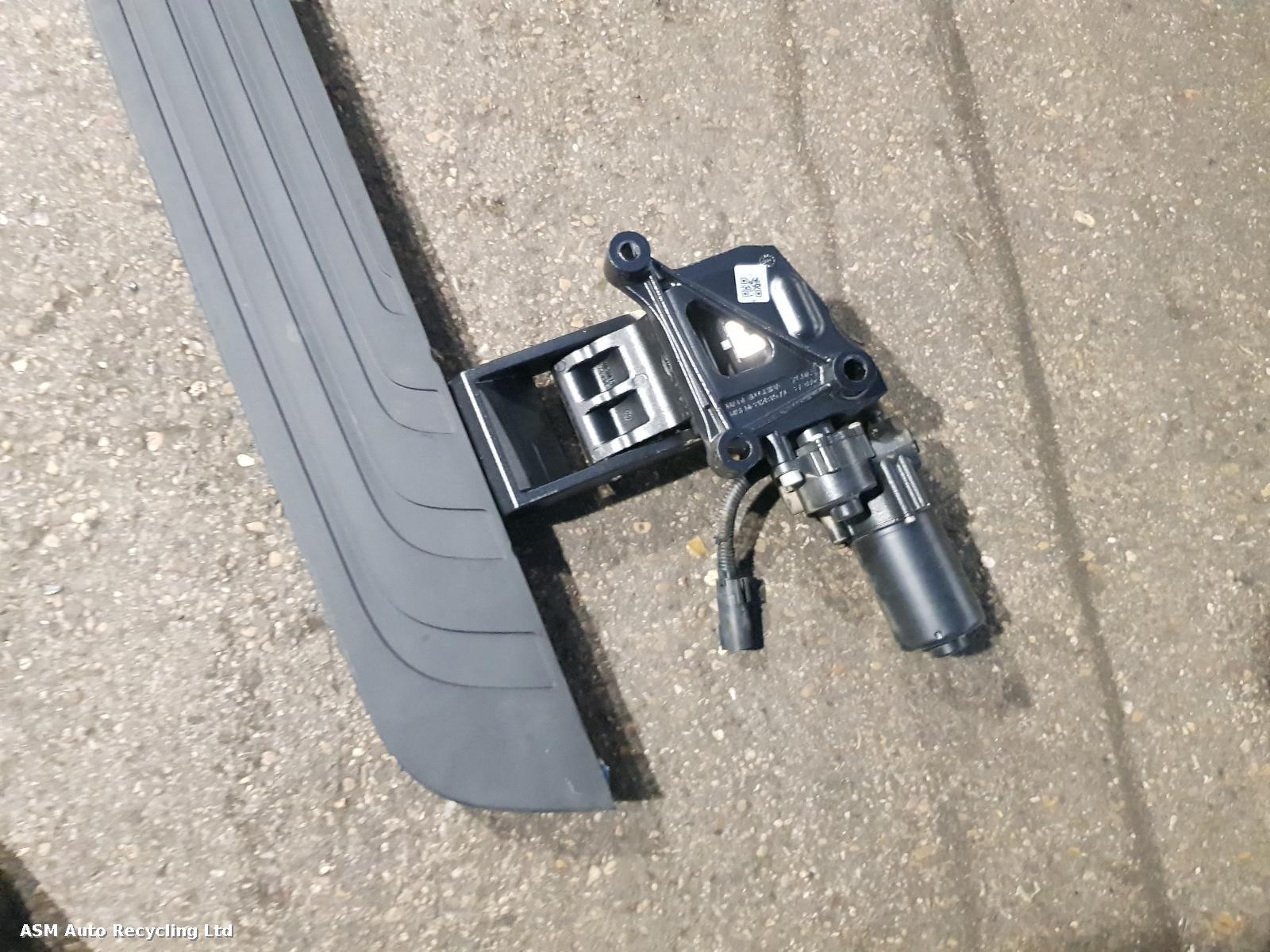 View Auto part Side Step/Rail Land Rover Range Rover Sport 2024