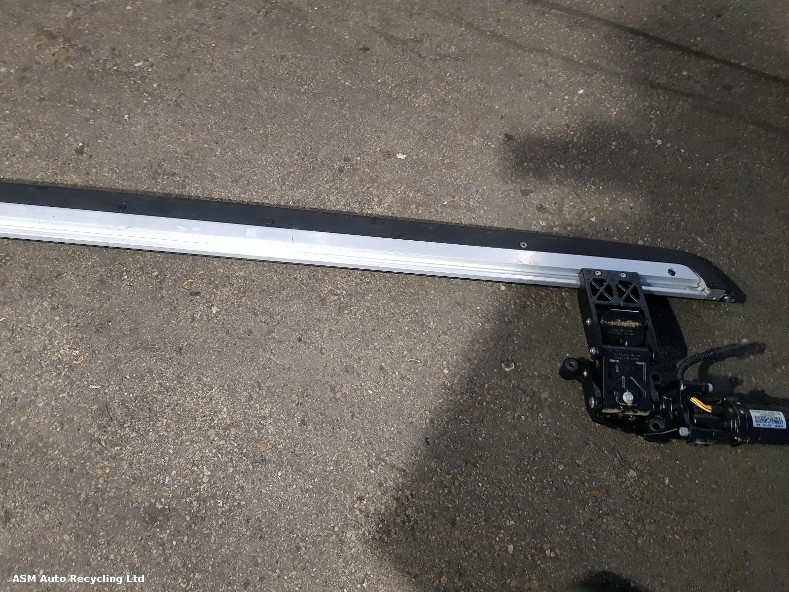 View Auto part Side Step/Rail Land Rover Range Rover Sport 2024