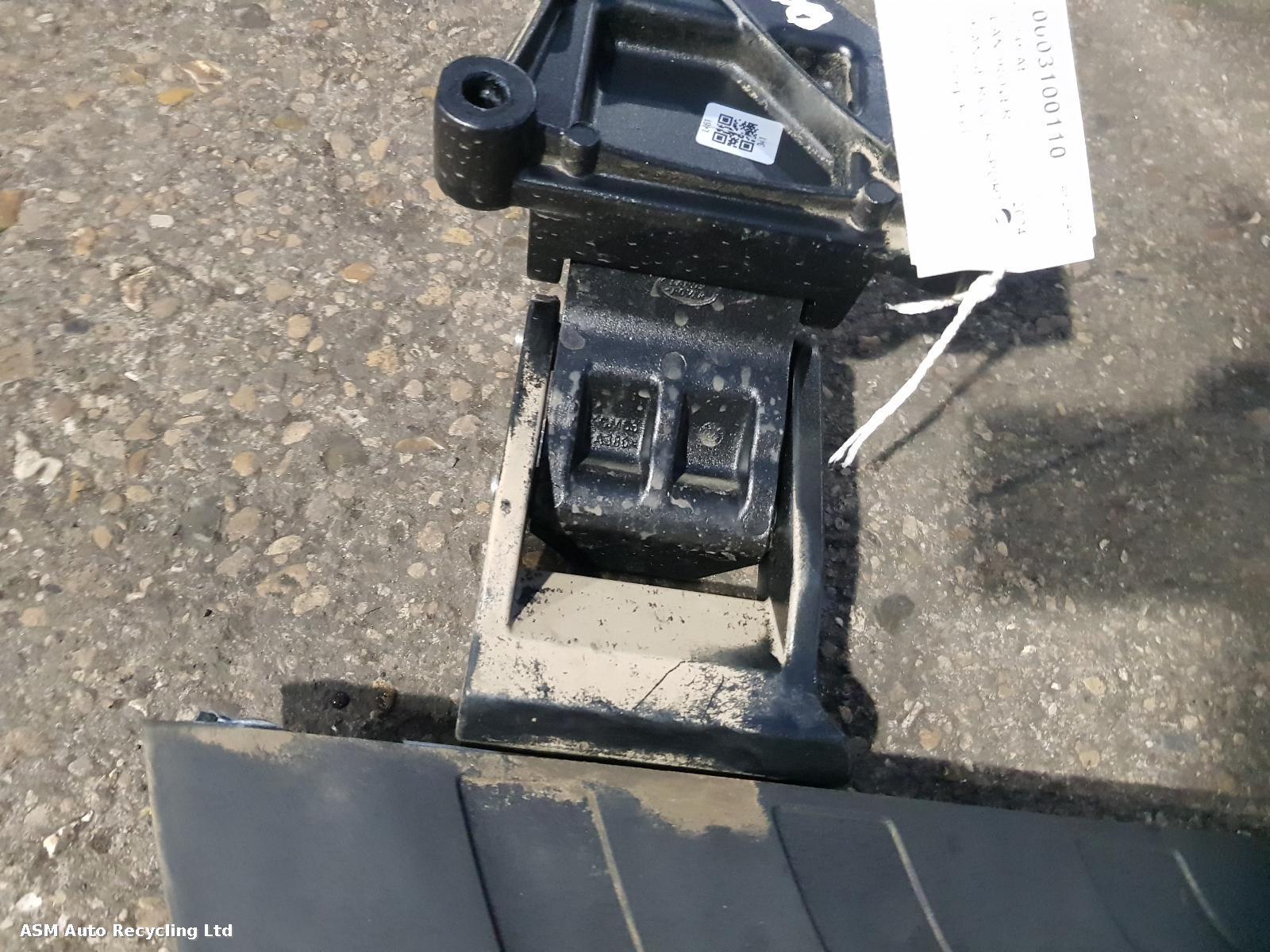 View Auto part Side Step/Rail Land Rover Range Rover Sport 2024