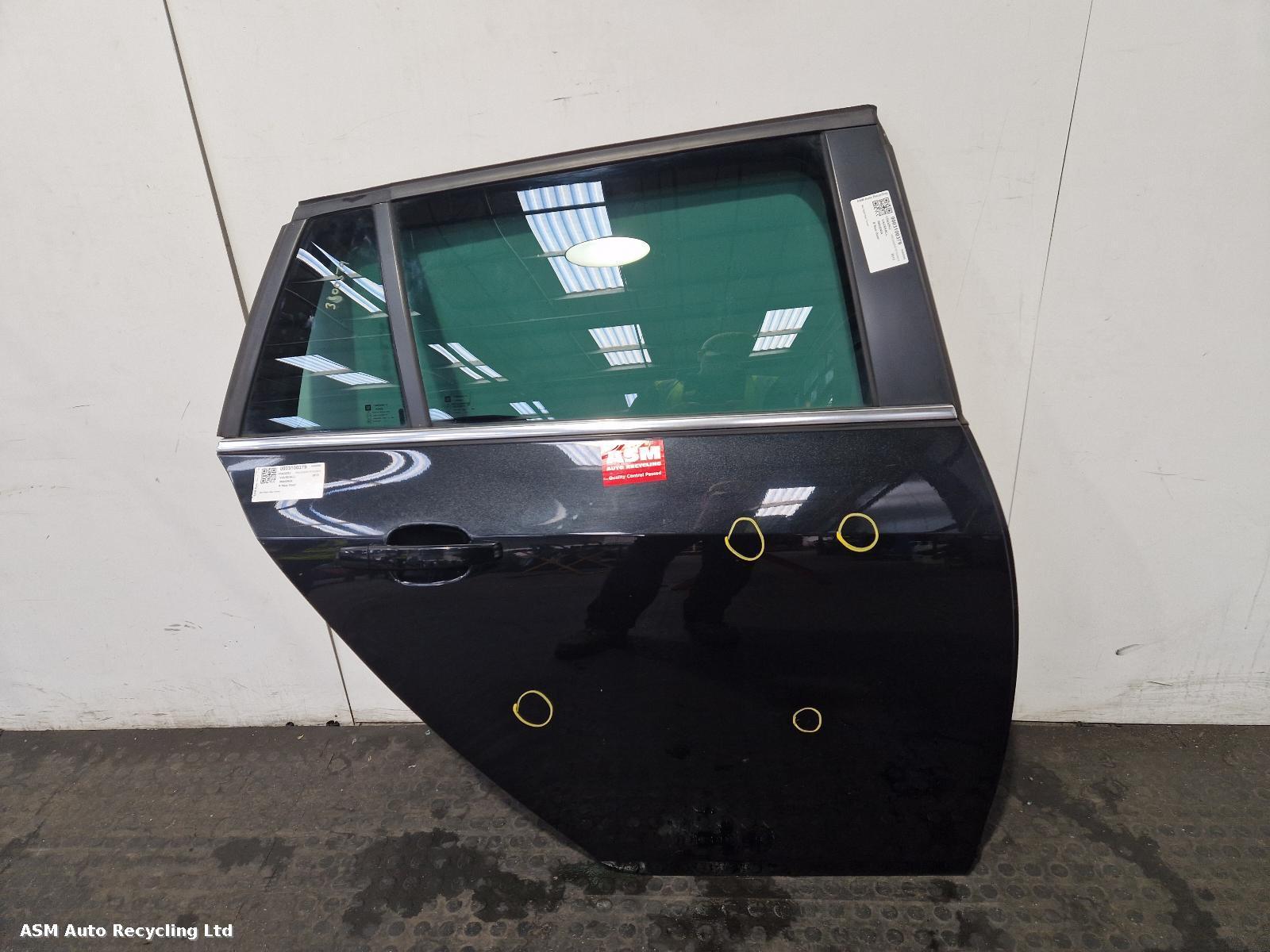 View Auto part R Rear Door Vauxhall Insignia 2013