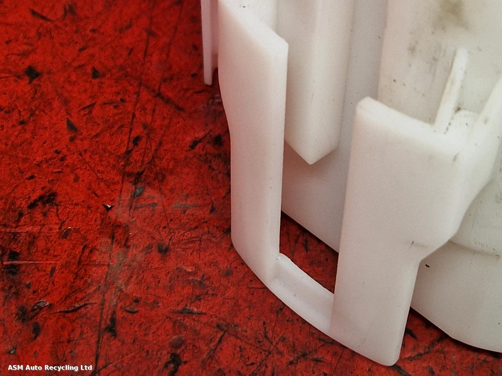 View Auto part Fuel Pump Vauxhall Zafira 2013