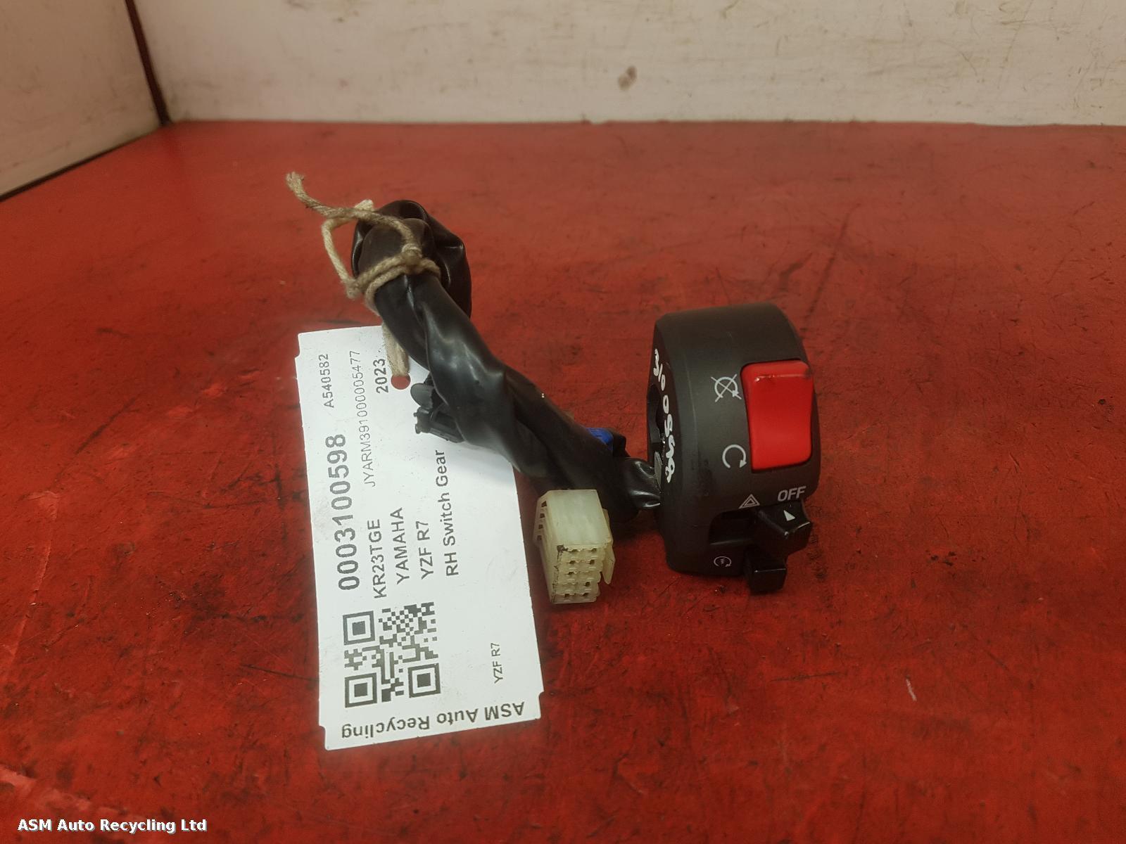 View Auto part RH Switch Gear Yamaha Yzf R7 2023