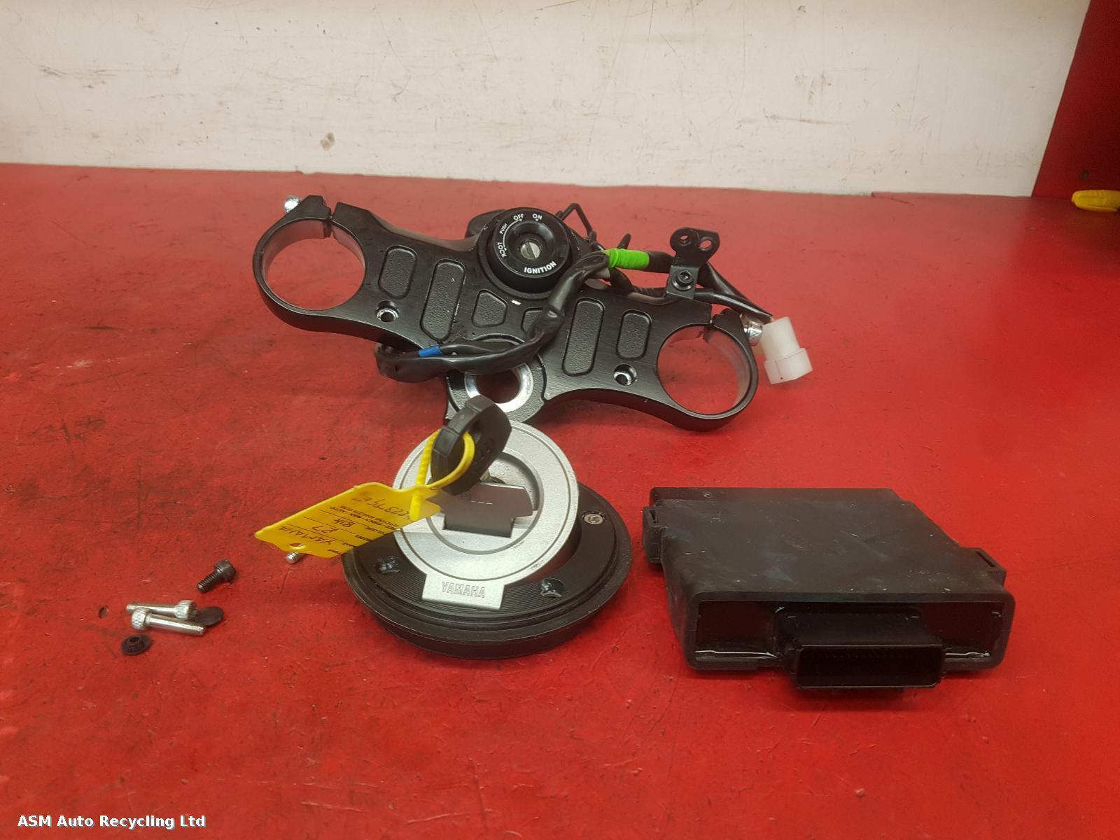 View Auto part Comp.Lock Set + Keys Yamaha Yzf R7 2023