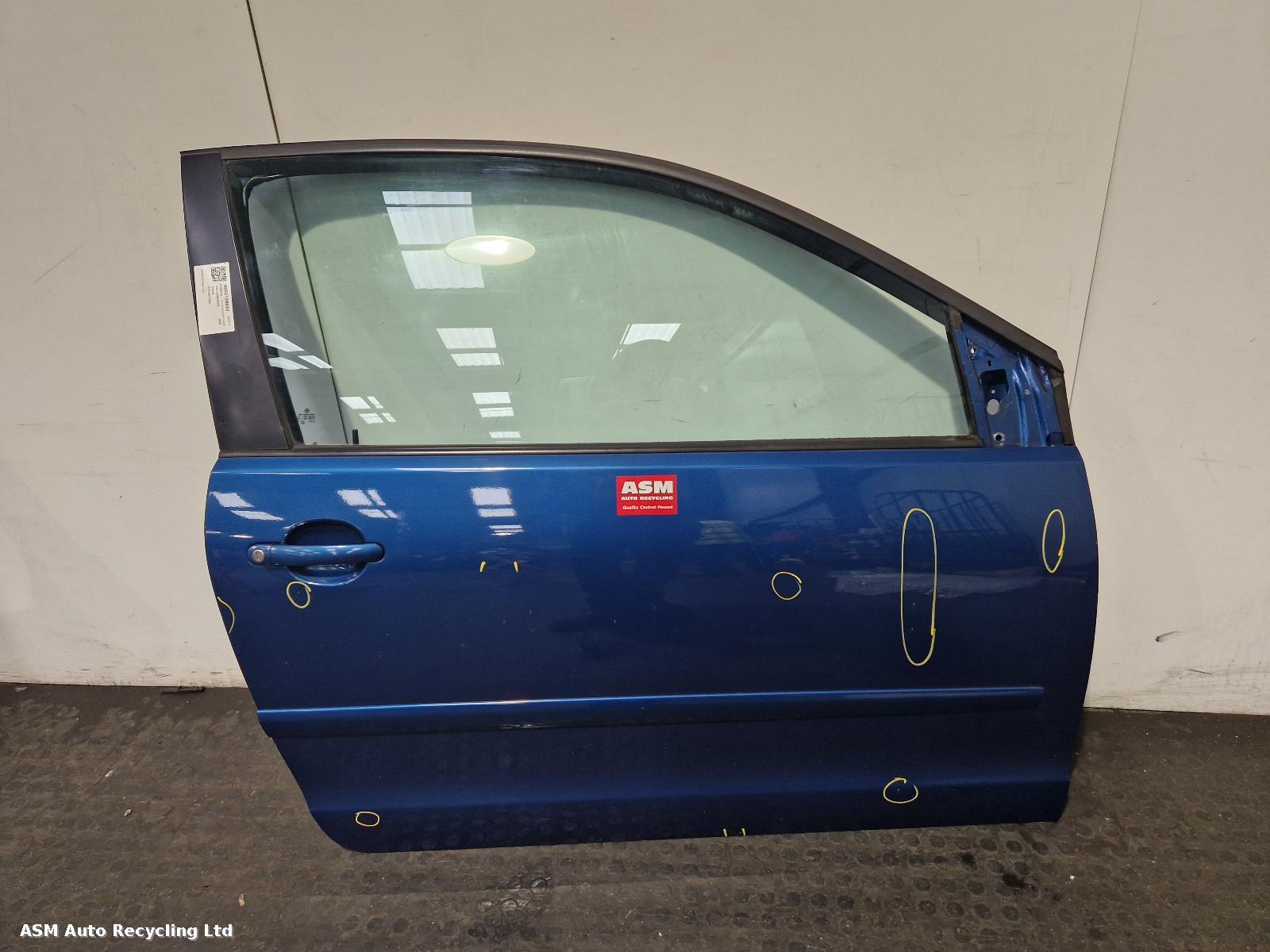 View Auto part R Front Door Volkswagen Polo 2008