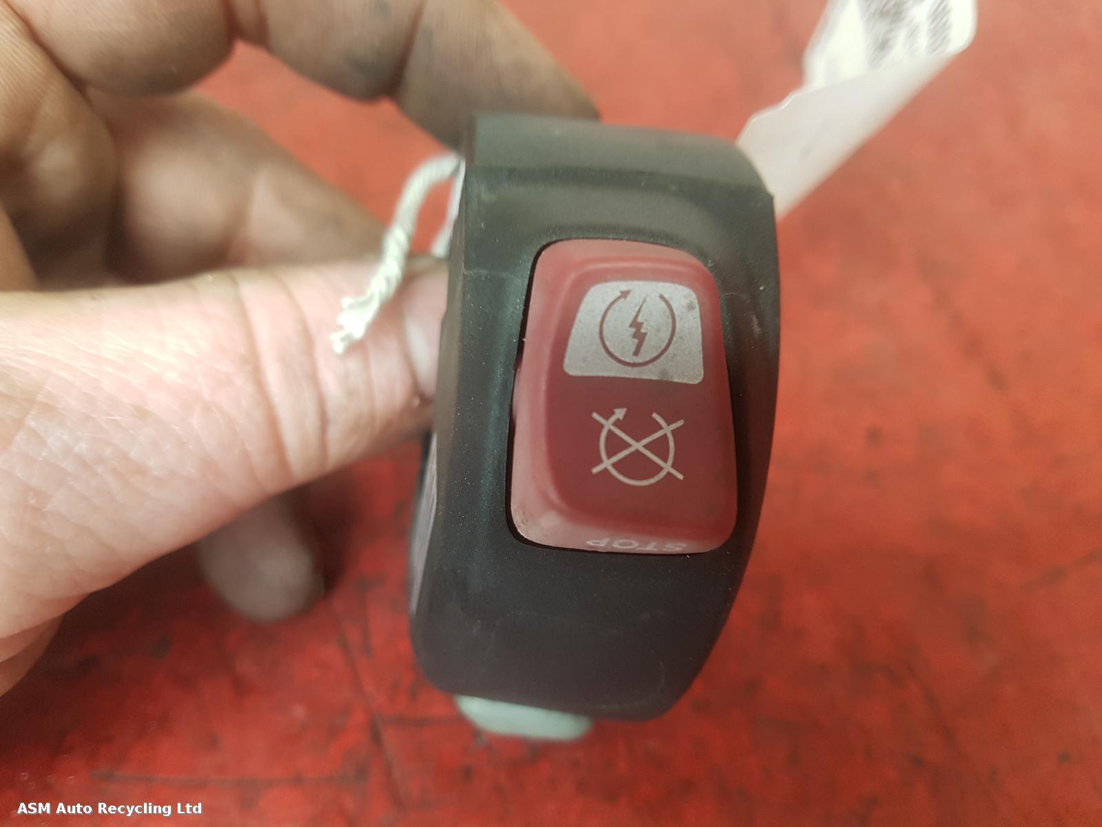View Auto part RH Switch Gear Bmw F700gs 2013